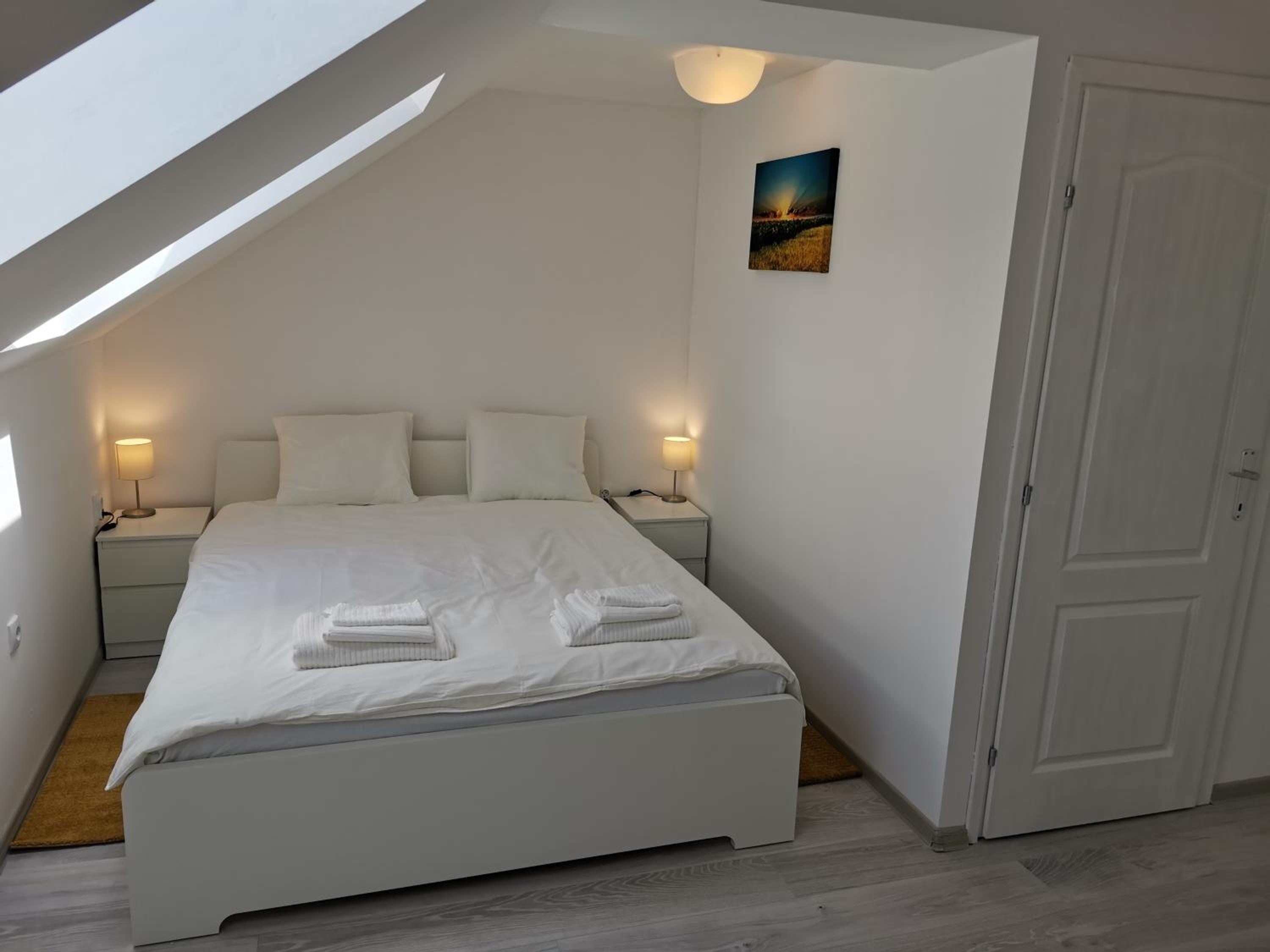 One-Bedroom Apartment - Photo 4