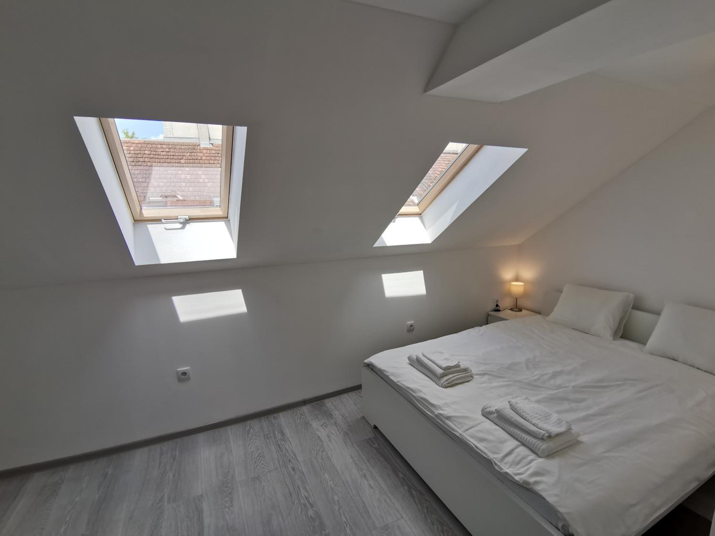 One-Bedroom Apartment - Photo 21