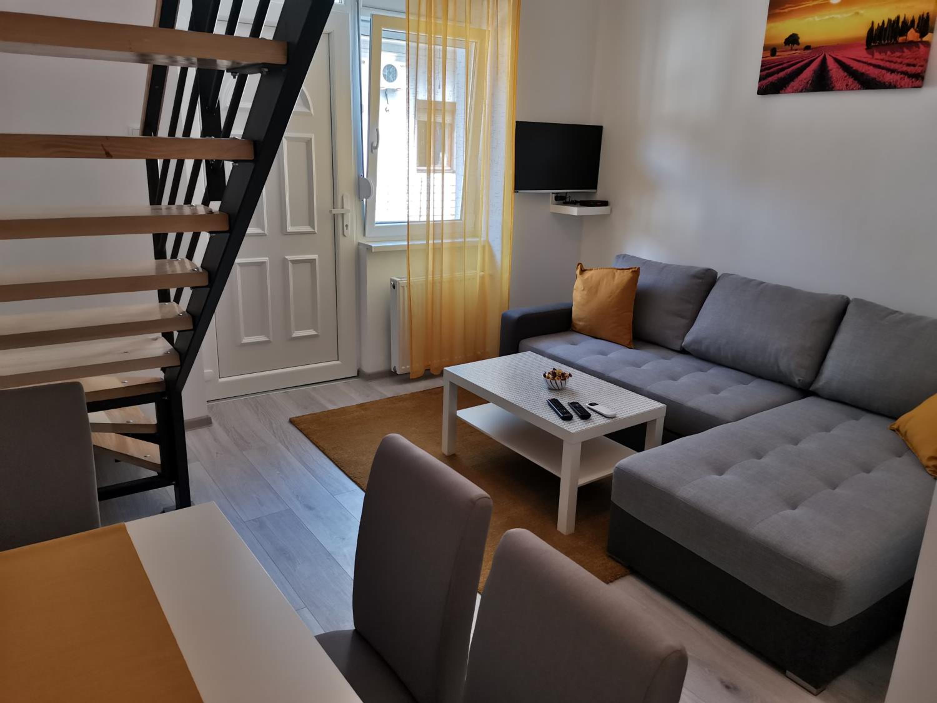 One-Bedroom Apartment - Photo 16