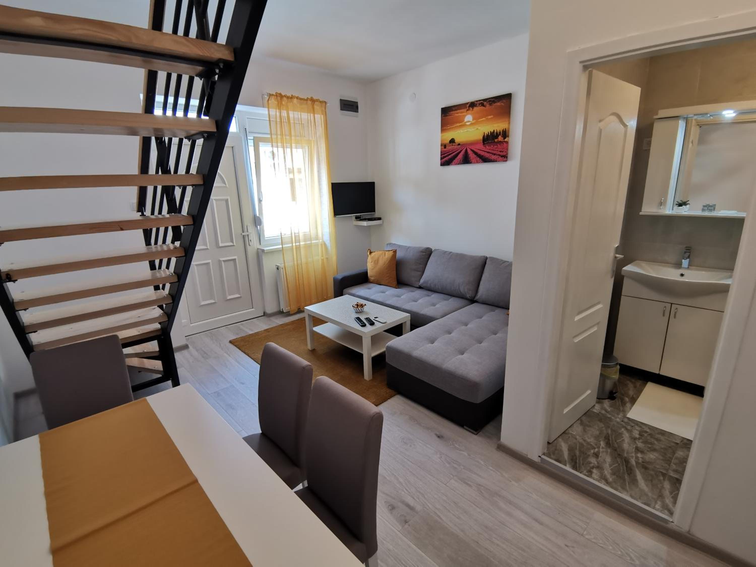 One-Bedroom Apartment - Photo 30