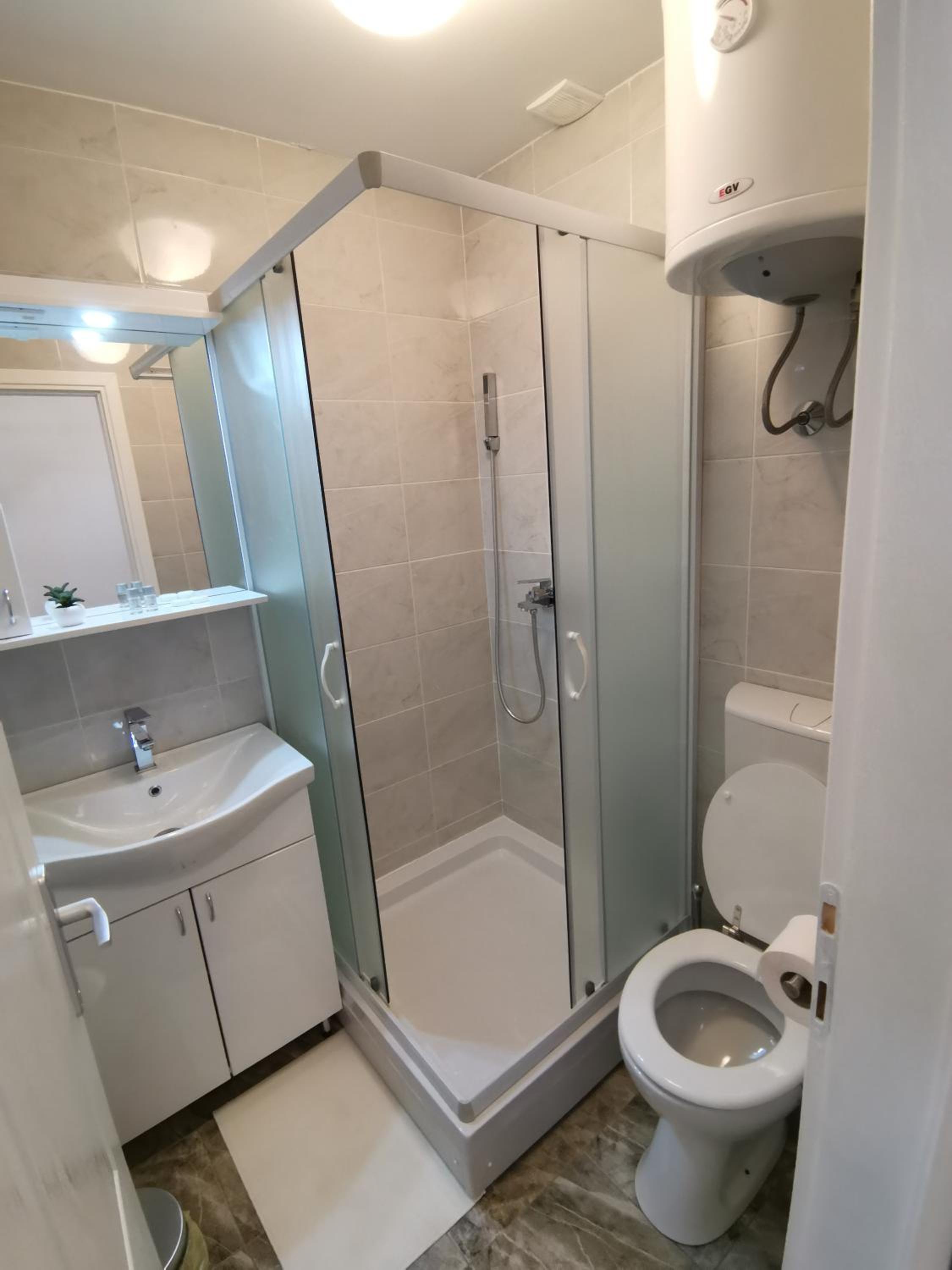 One-Bedroom Apartment - Photo 13