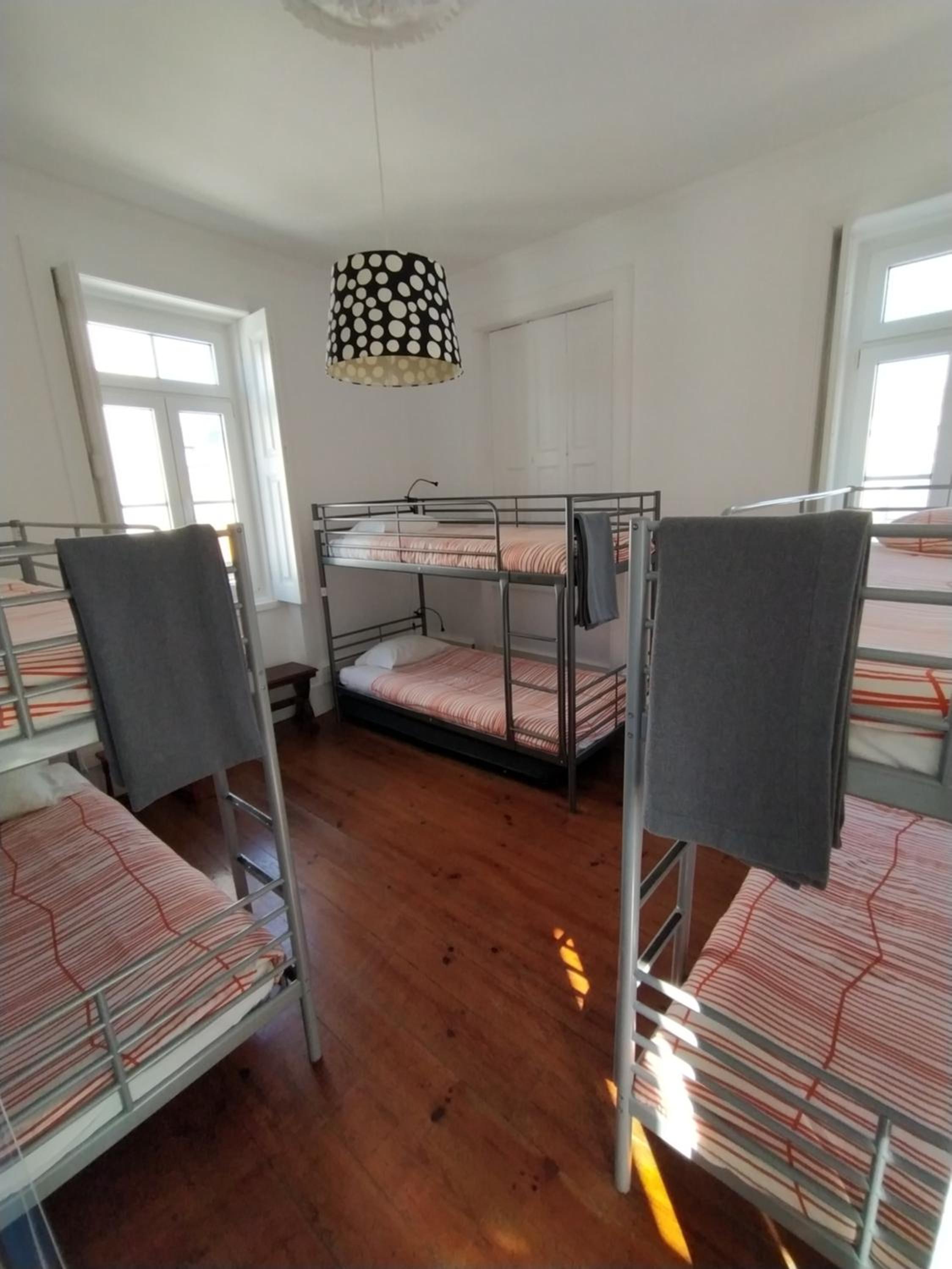 Bed in 6-Bed Mixed Dormitory Room photo 1