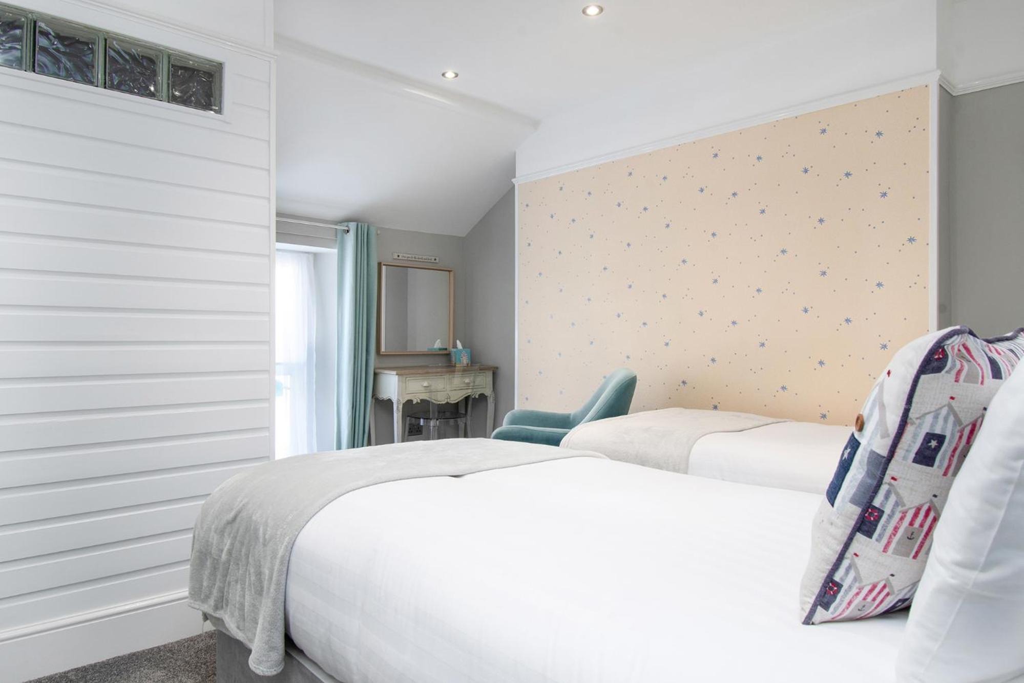 Deluxe Double or Twin Room photo 3