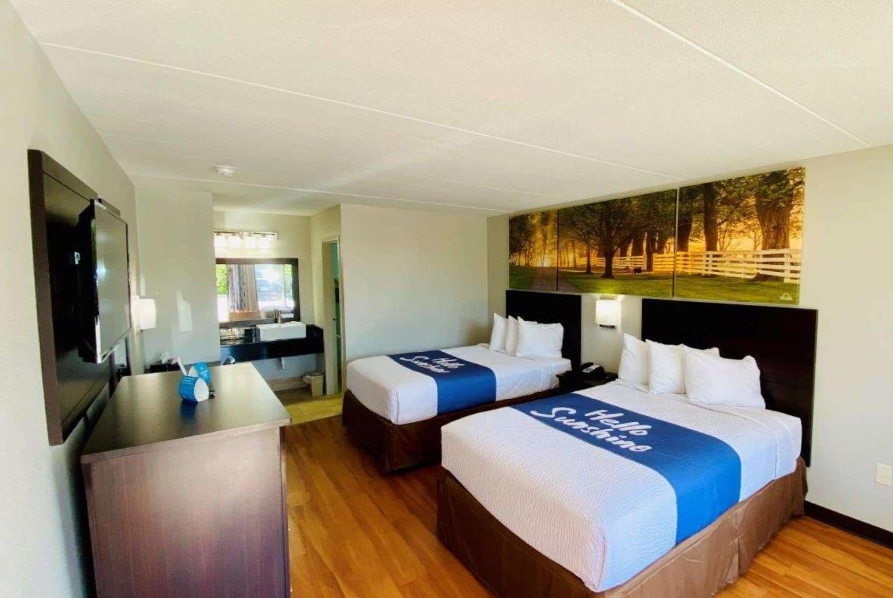 Double Room with Two Double Beds - Non-Smoking photo 1