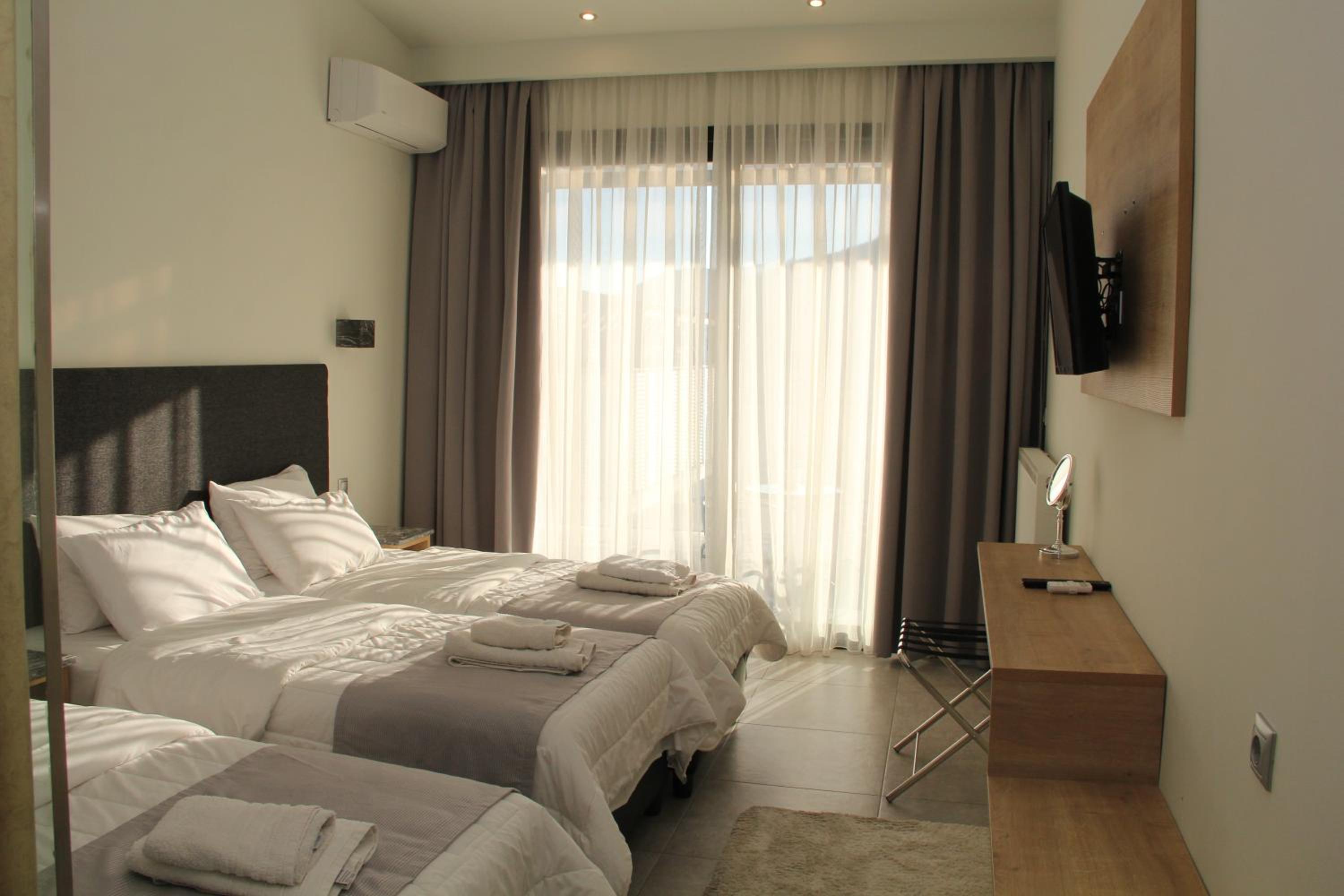 Standard Triple Room - Photo 10