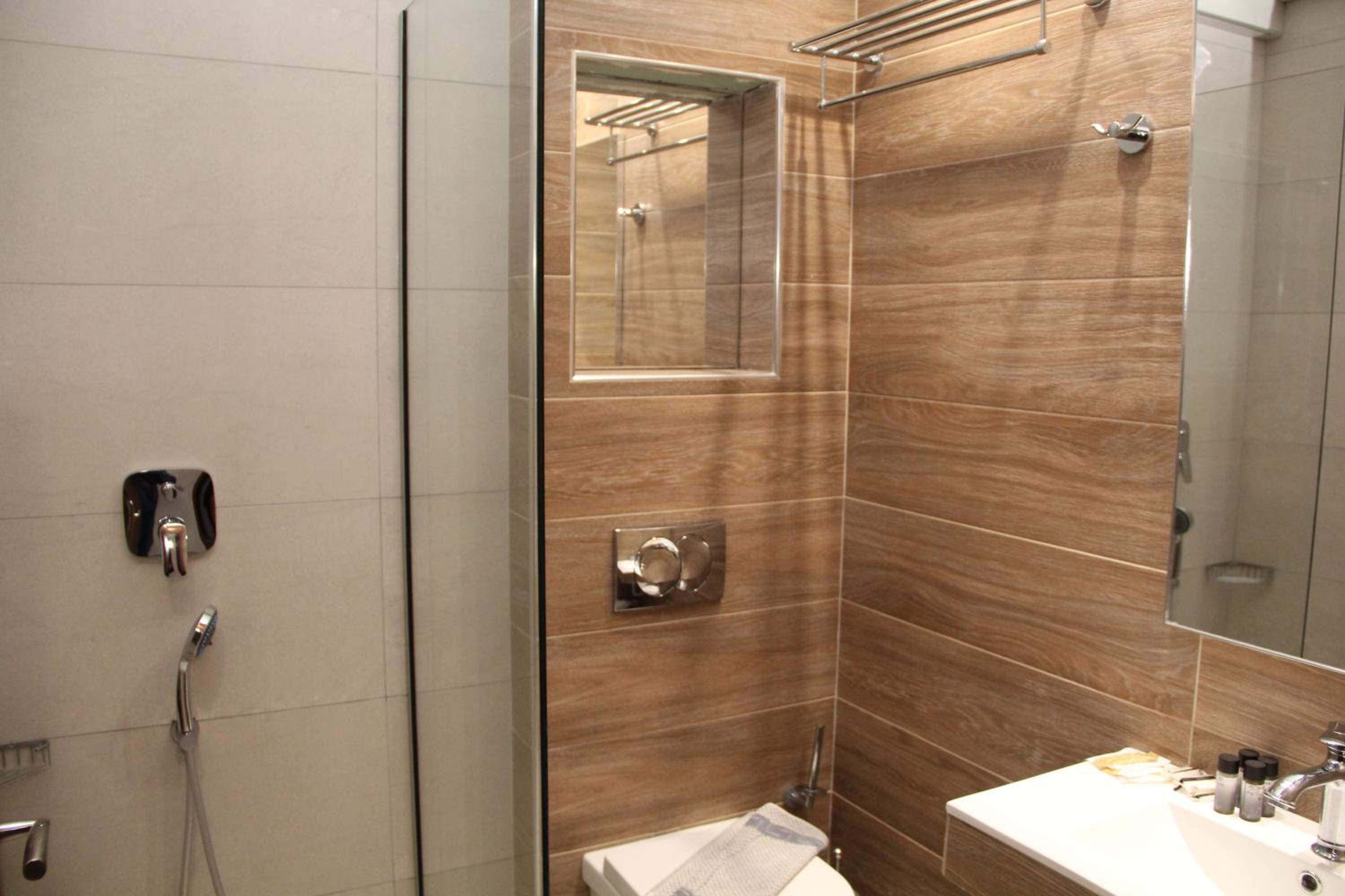 Standard Double/Twin Room - Photo 5