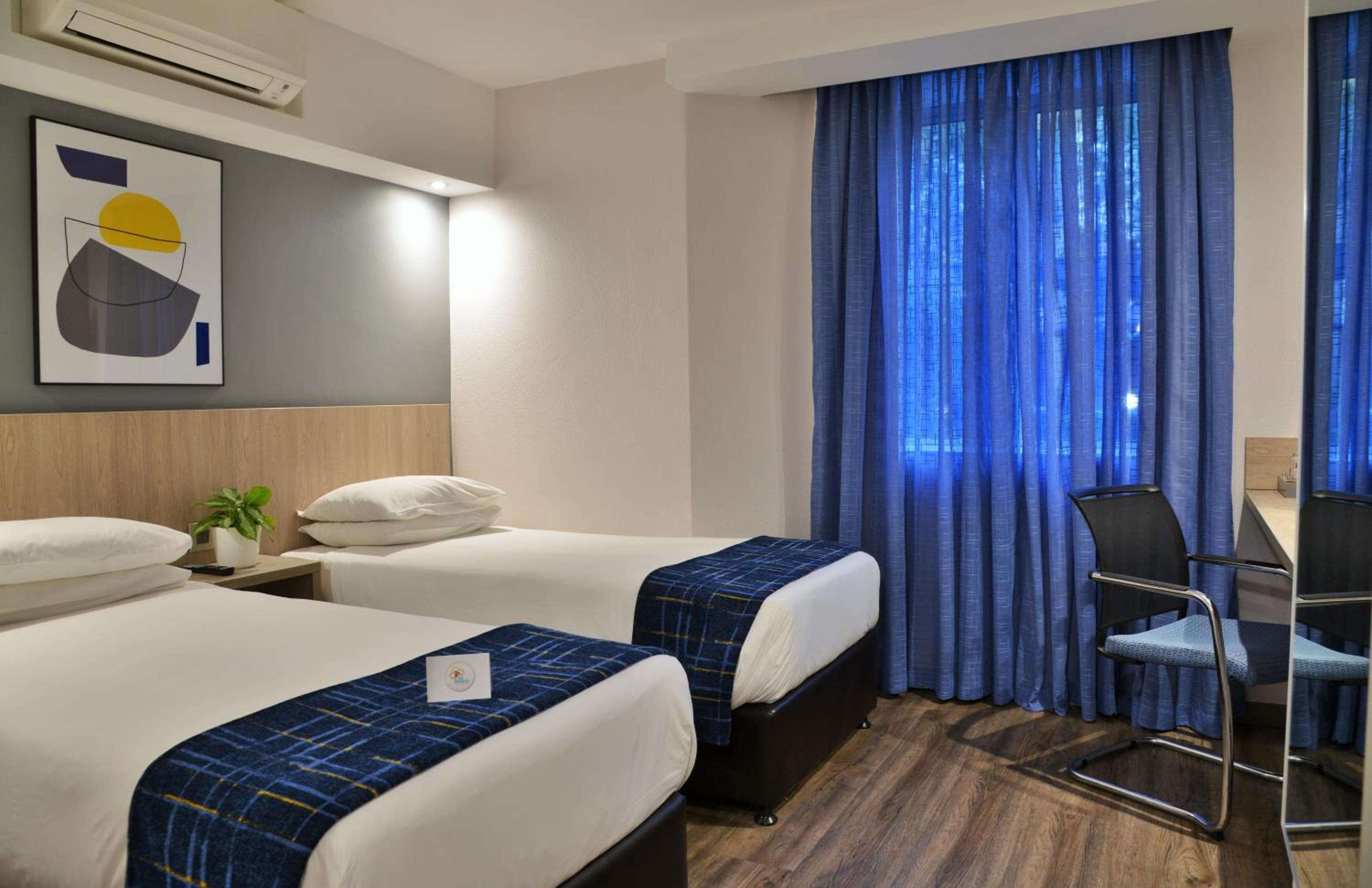 Twin Room - Non-Smoking photo 1