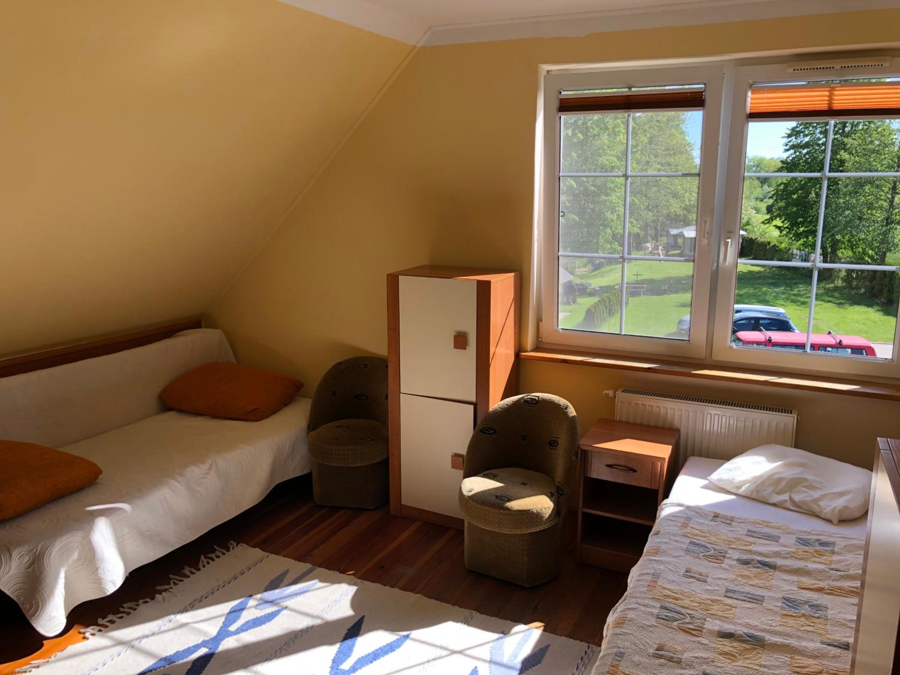 Quadruple Room with Bathroom - Photo 2