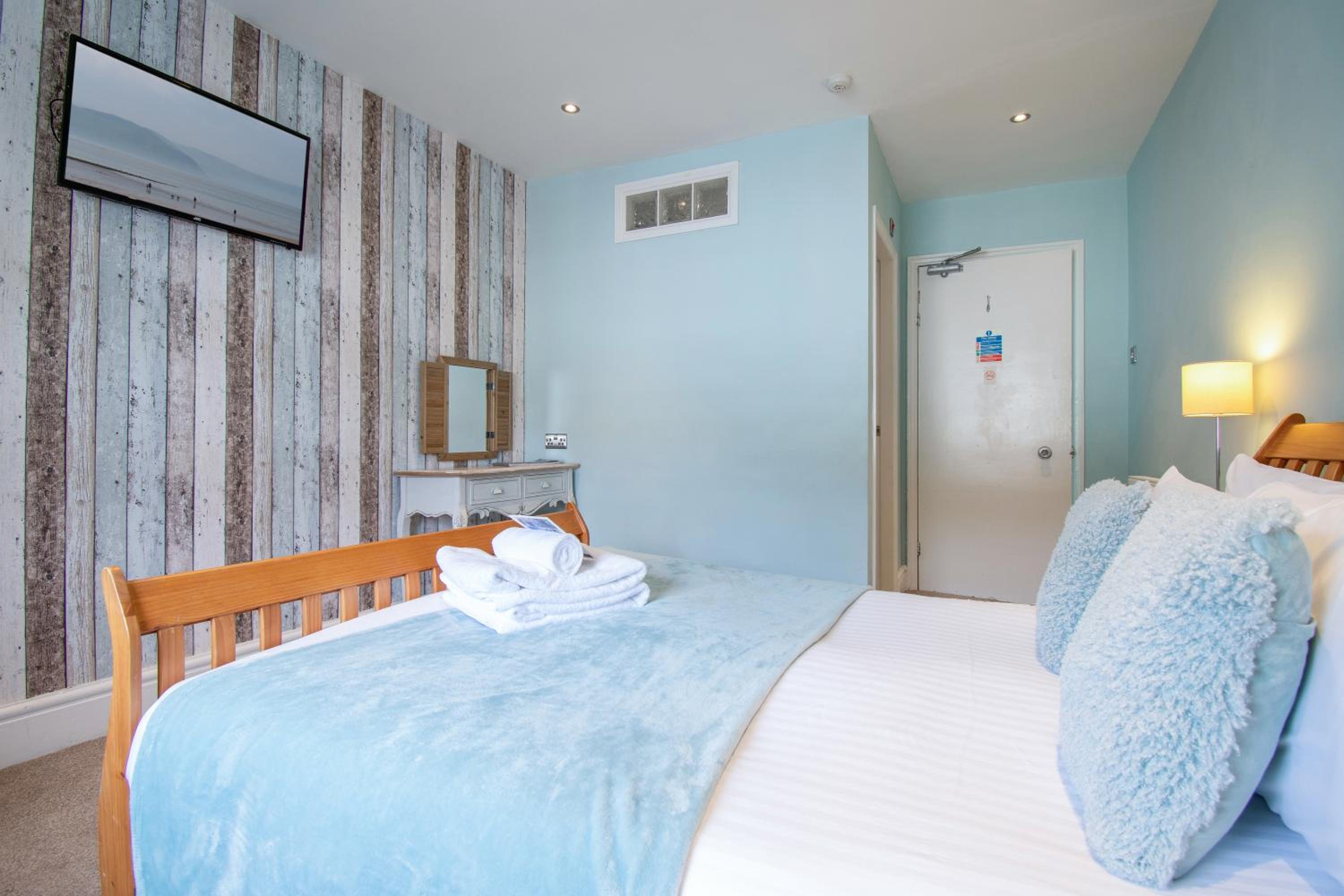 Double Room with Pier and Partial Sea Views photo 1