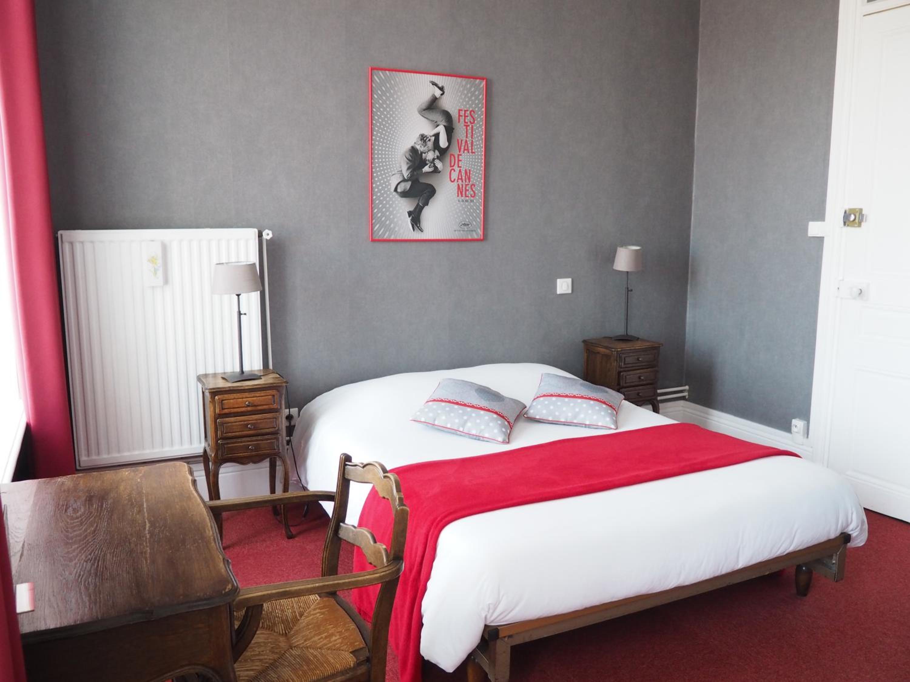 Small Double Room - Photo 4