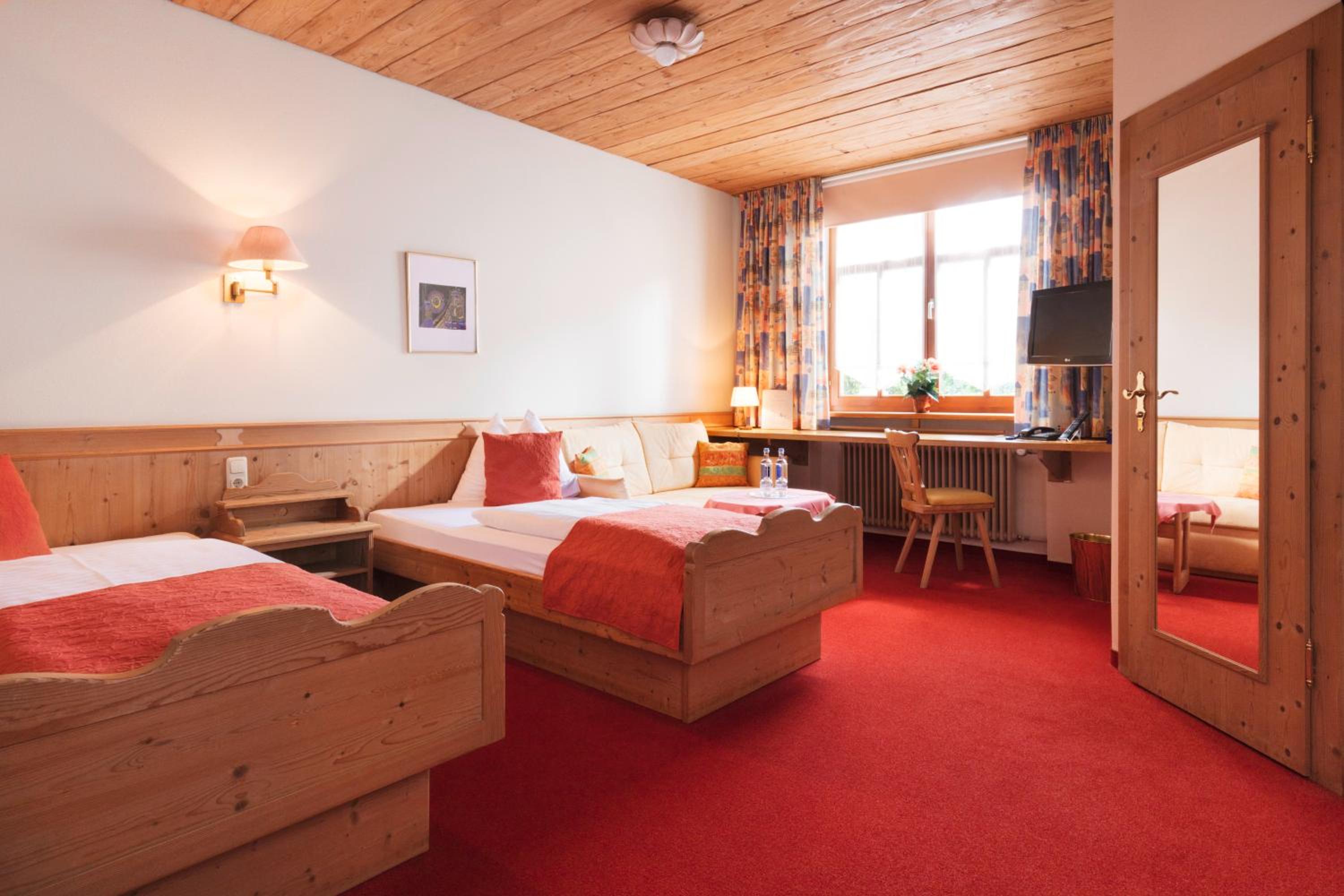 Twin Room - Photo 5