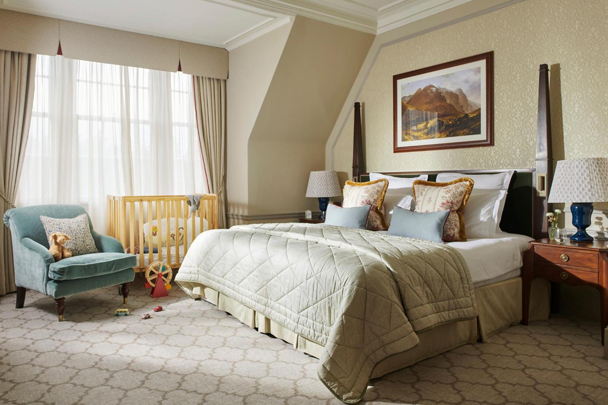Deluxe Family Room - Photo 2