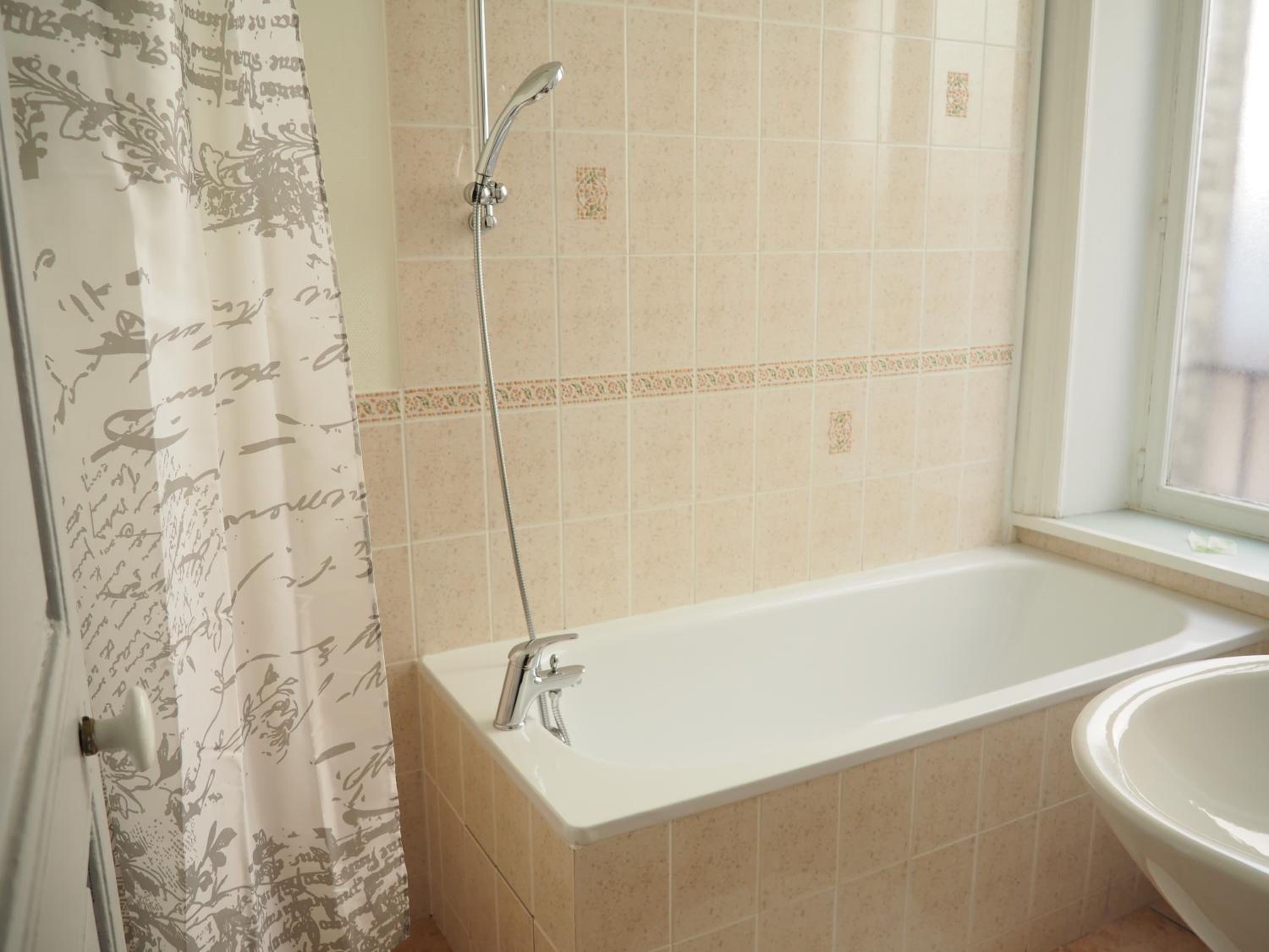 Small Double Room - Photo 3