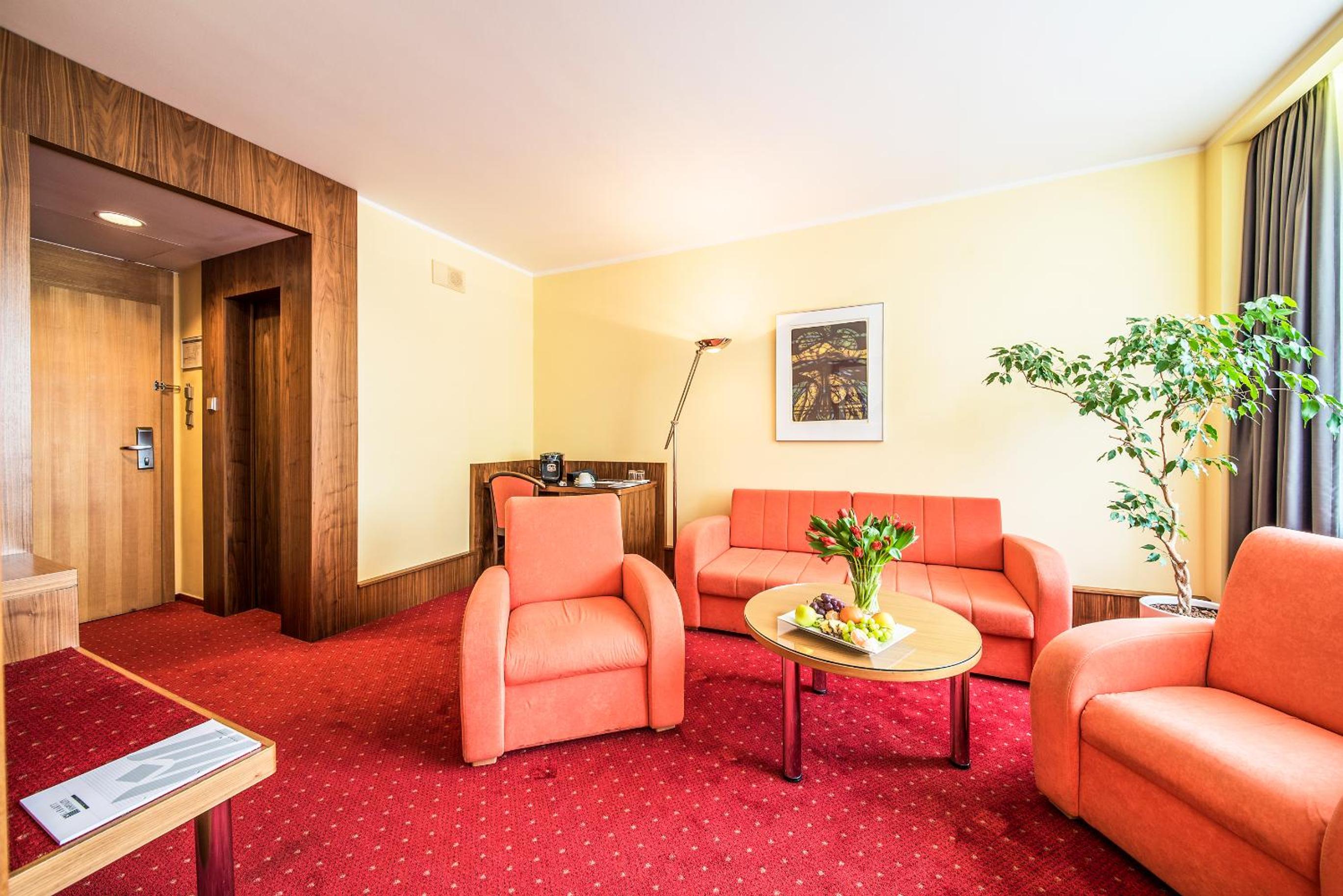 Premier Suite - Photo 2