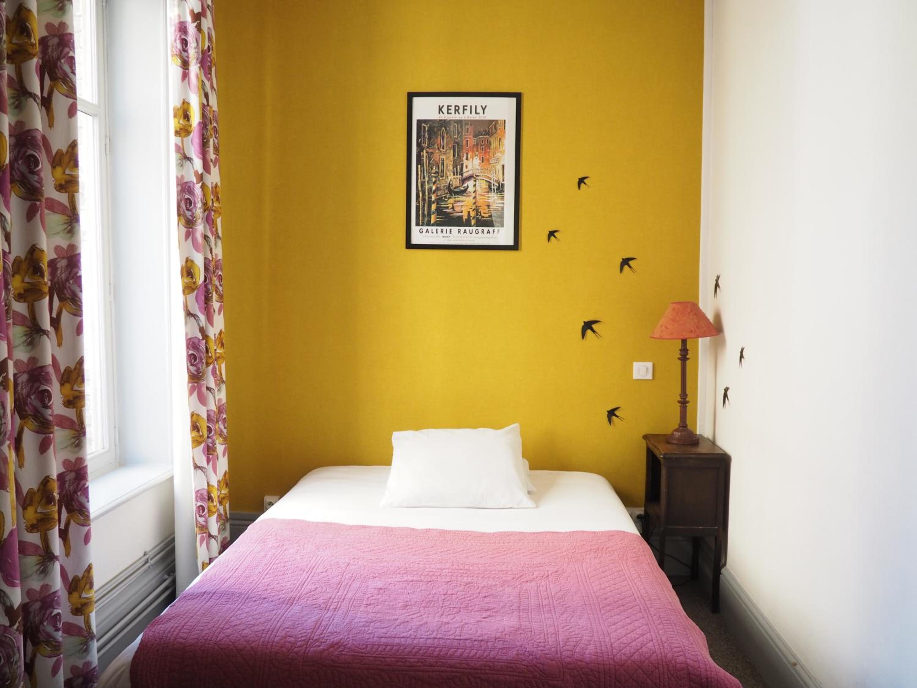 Small Double Room - Photo 1