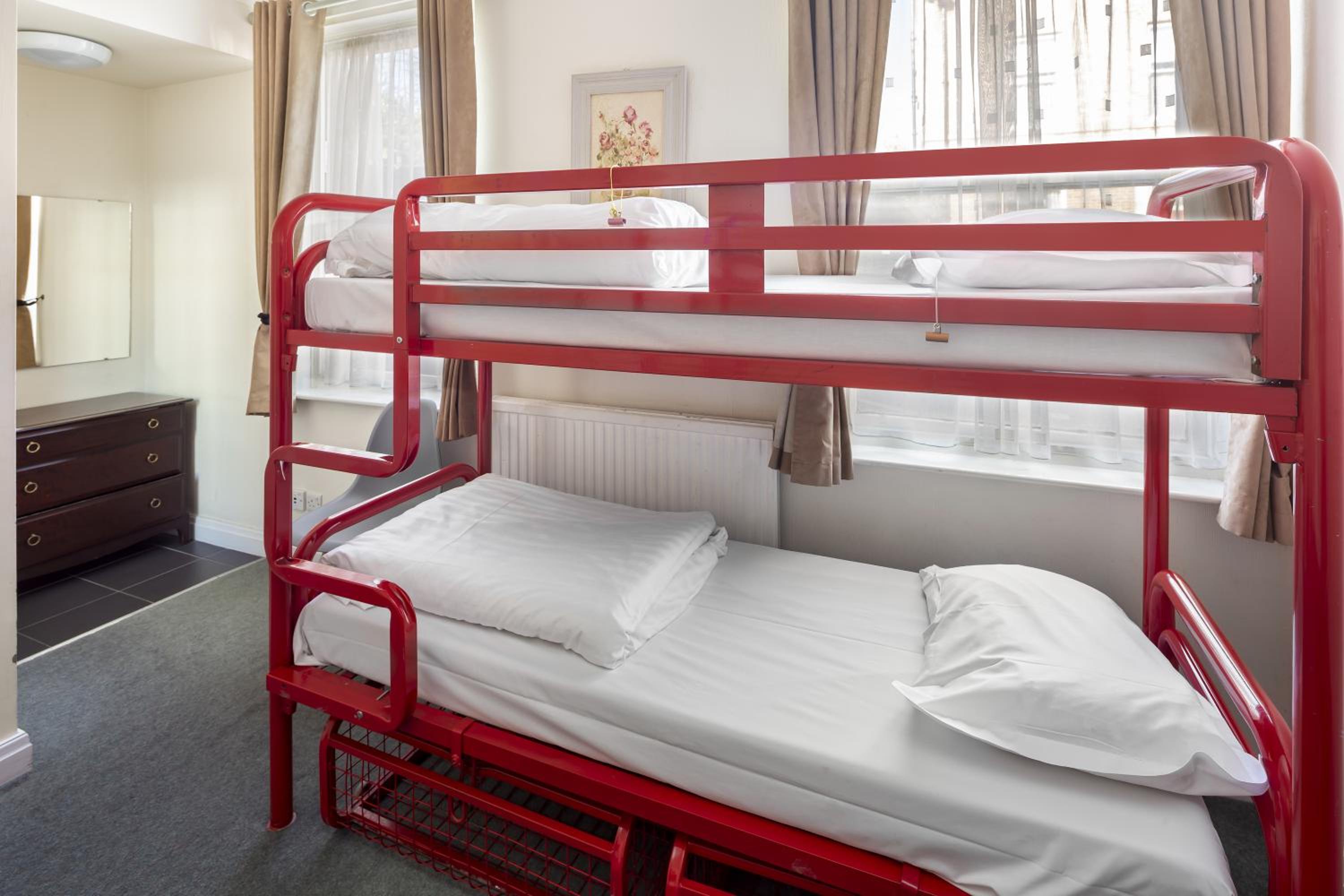 Bed in 5-Bed Mixed Dormitory Room photo 1
