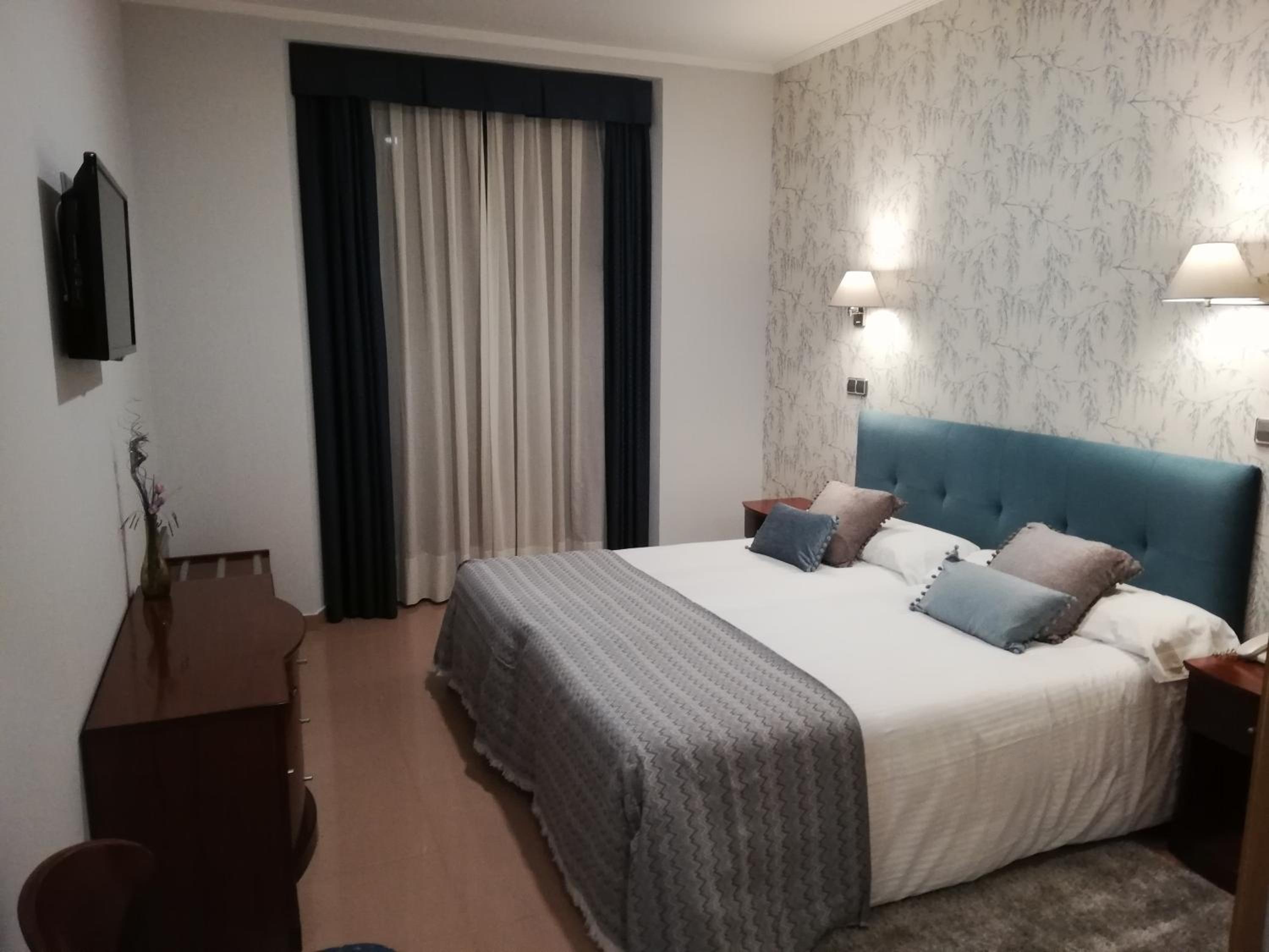 Double or Twin Room photo 3