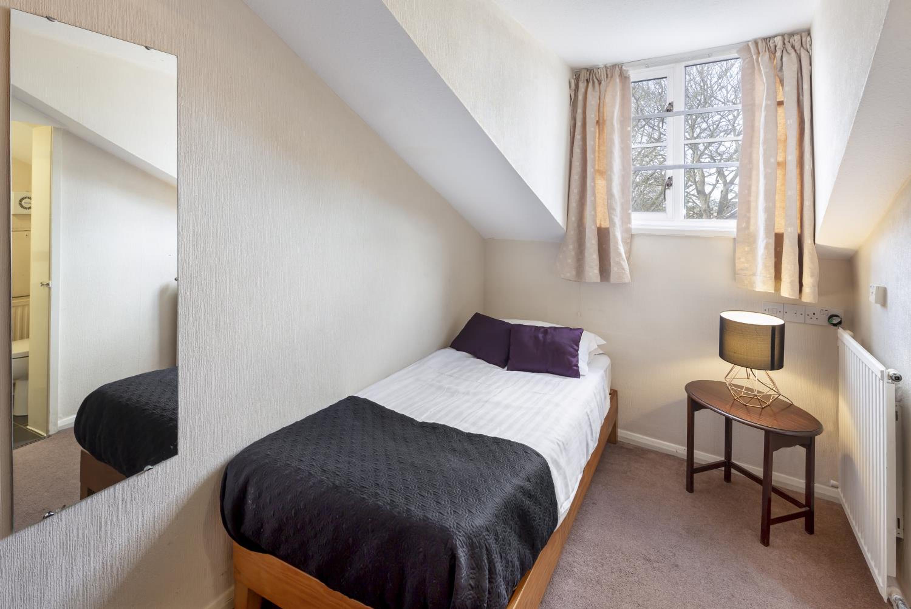 Single Room photo 2