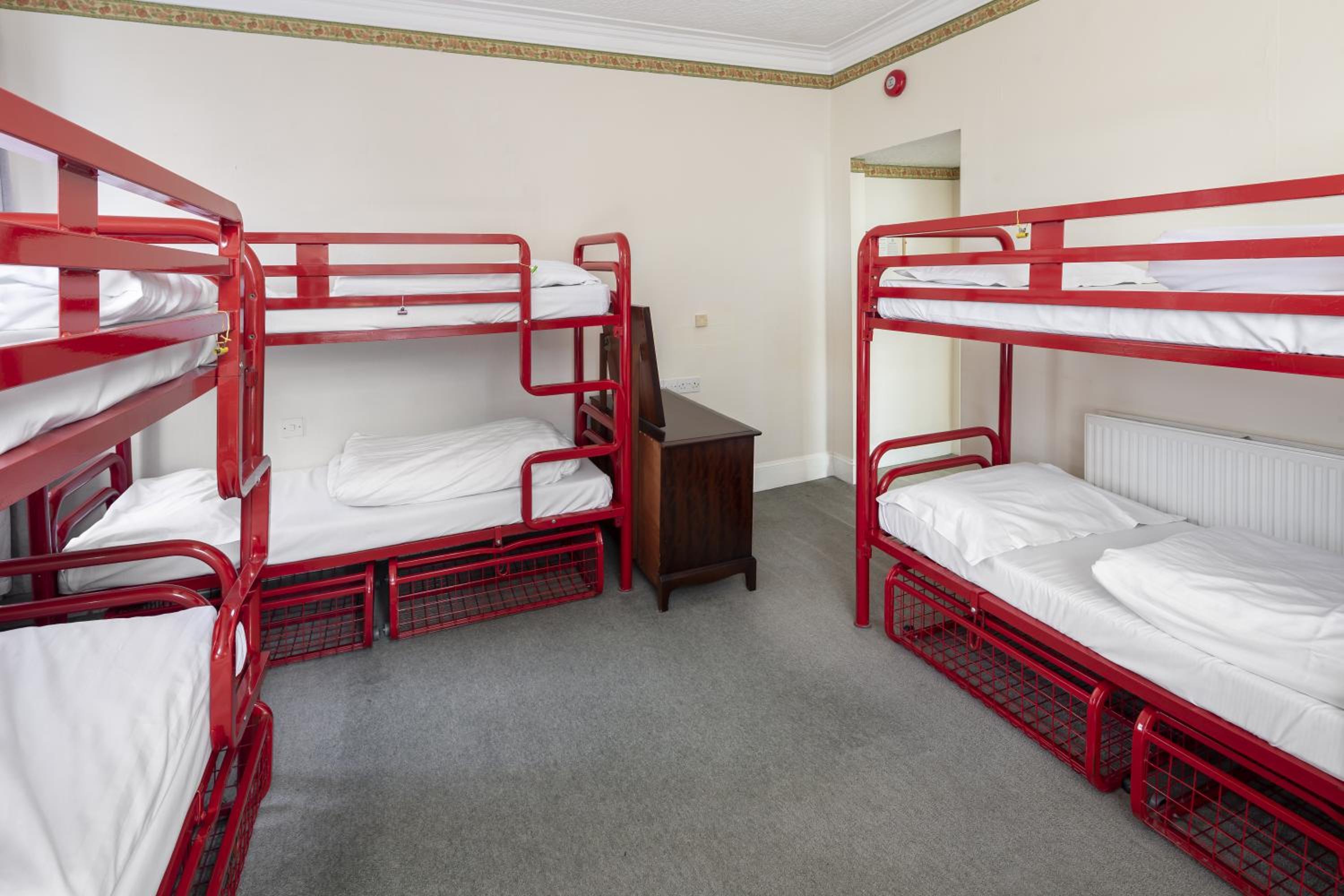 Bed in 8-Bed Mixed Dormitory Room photo 3