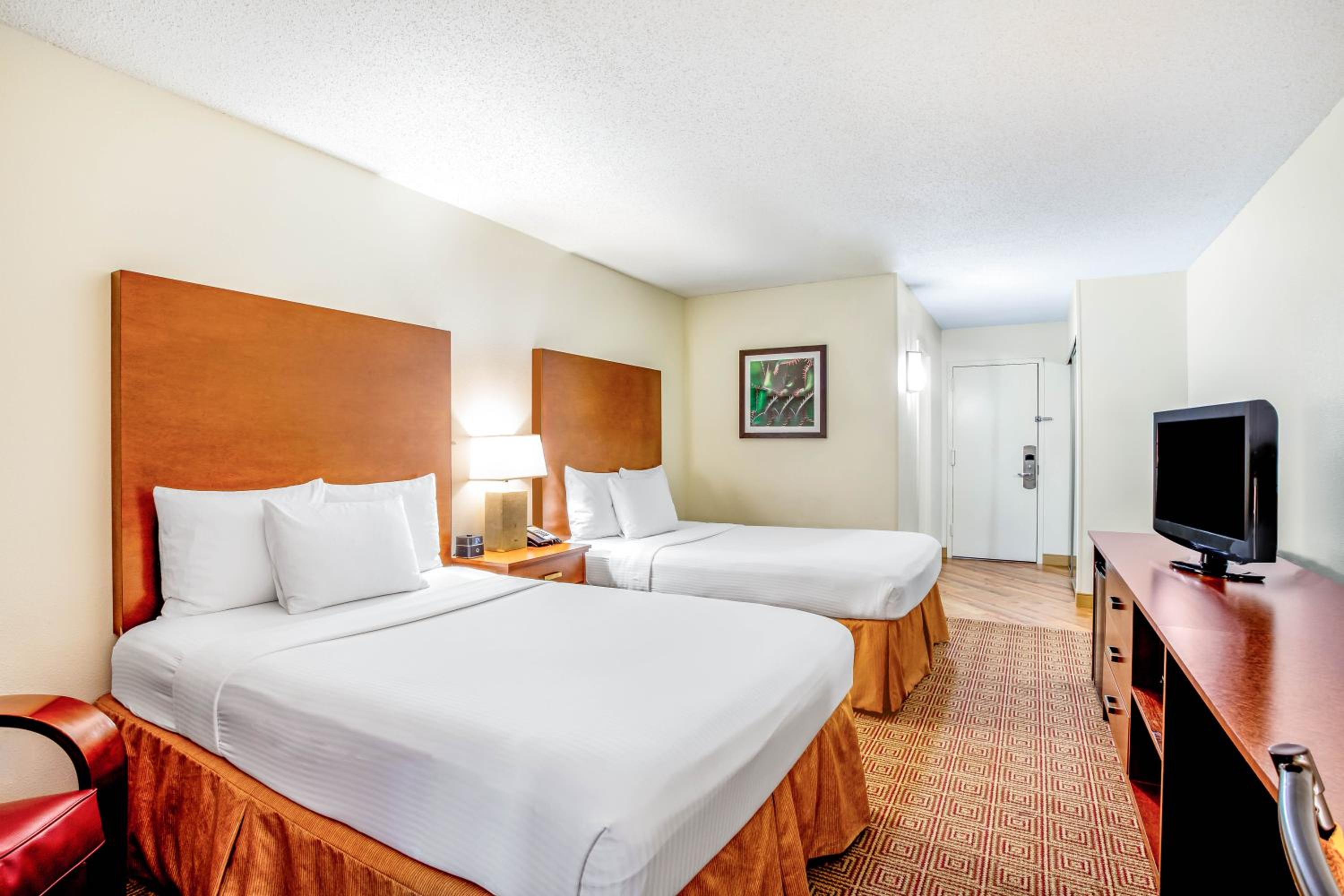 Double Room with Two Double Beds - Non-Smoking - Photo 9