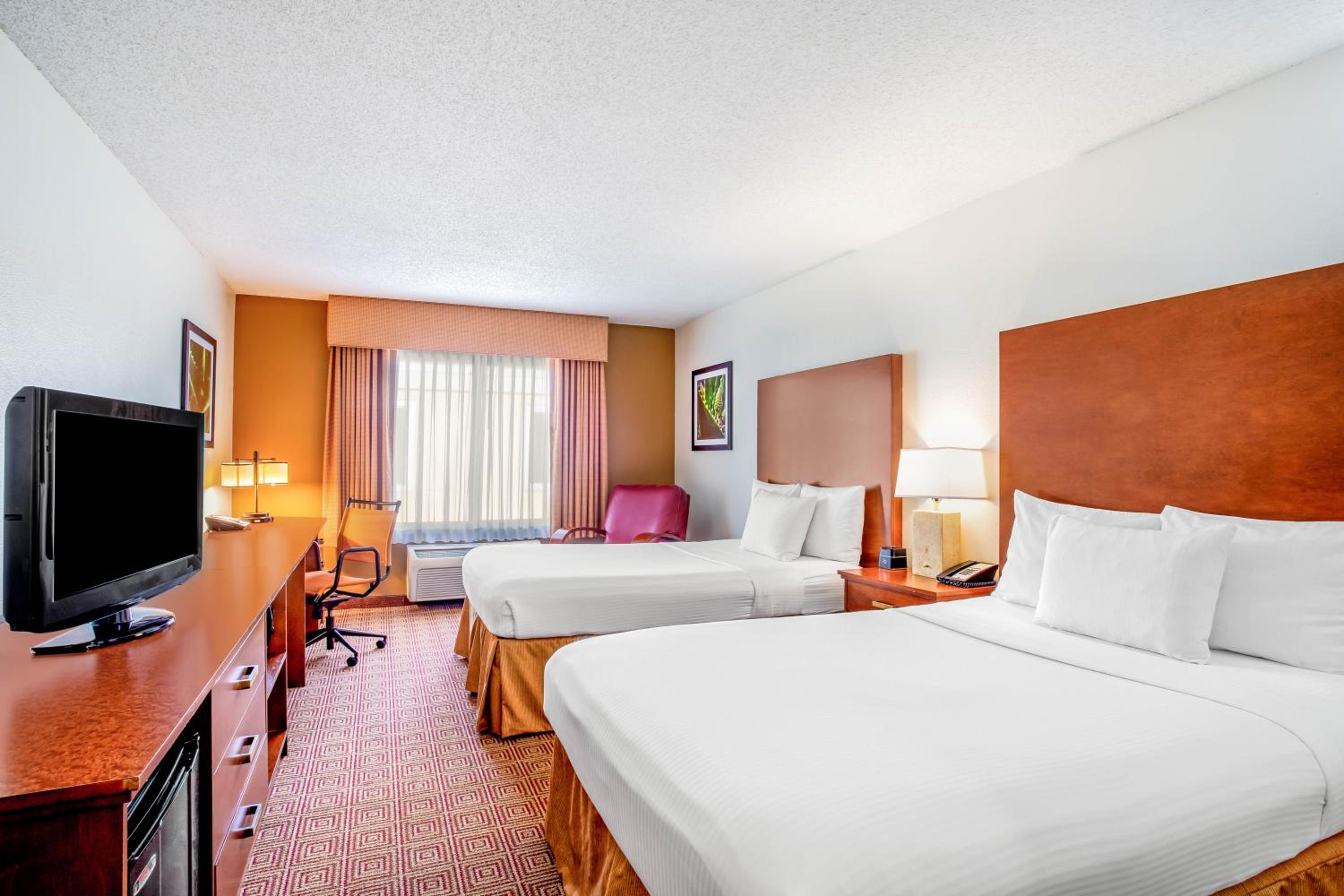 Double Room with Two Double Beds - Non-Smoking - Photo 10