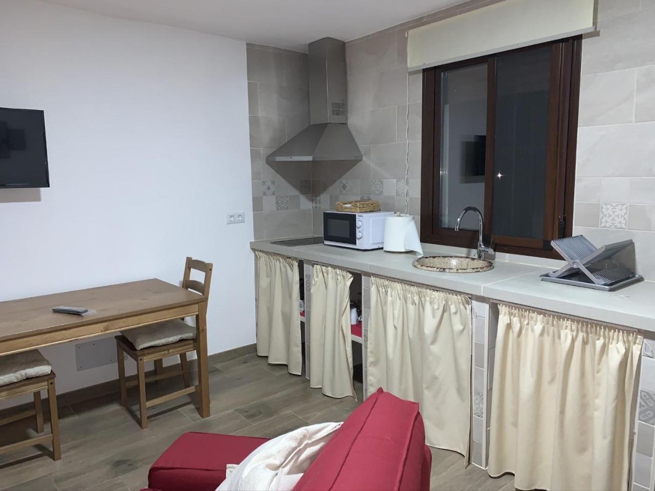 One-Bedroom Apartment - Photo 6