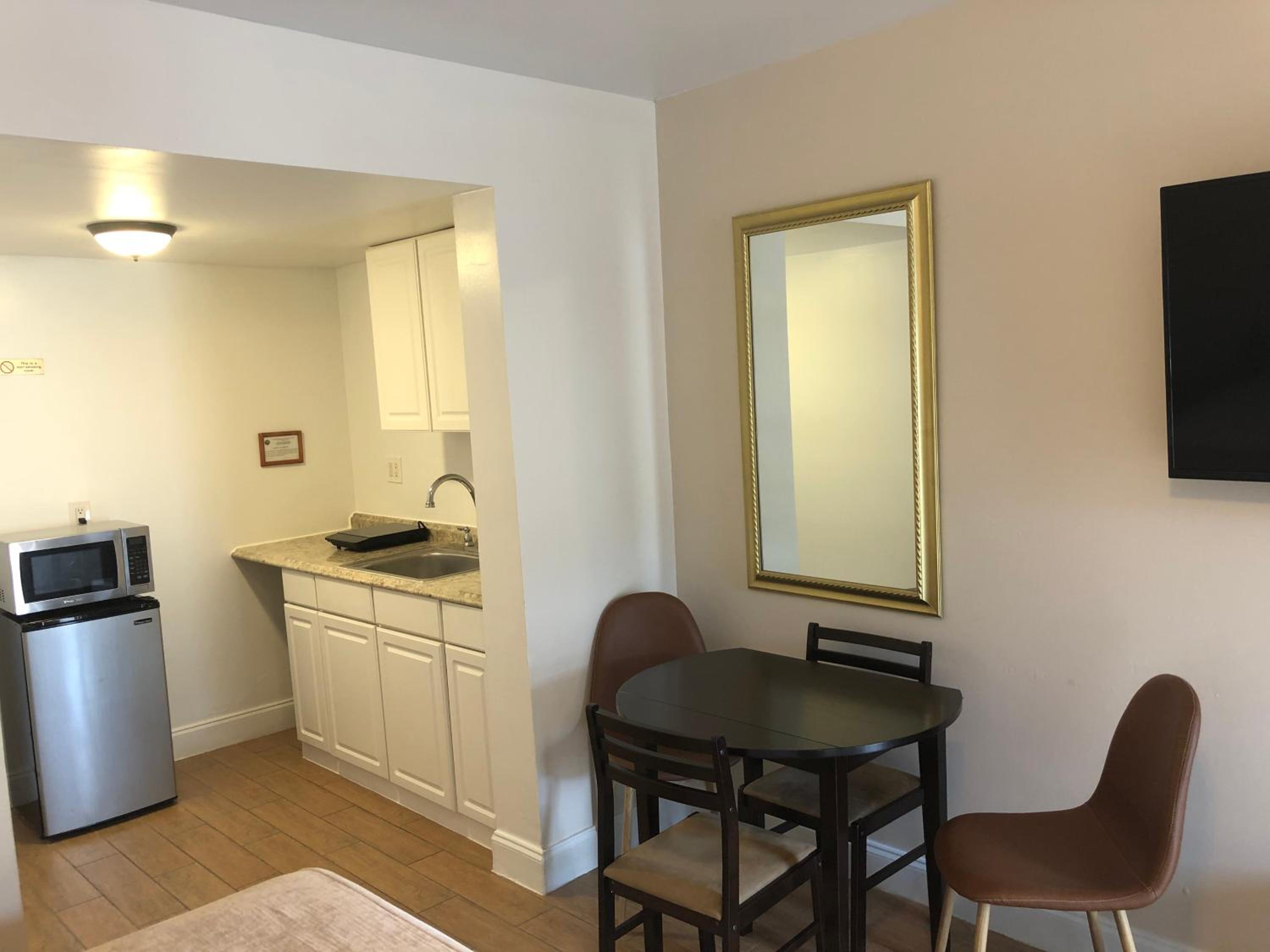 Superior Double Room with Two Double Beds and Kitchen - Free Parking - Photo 17