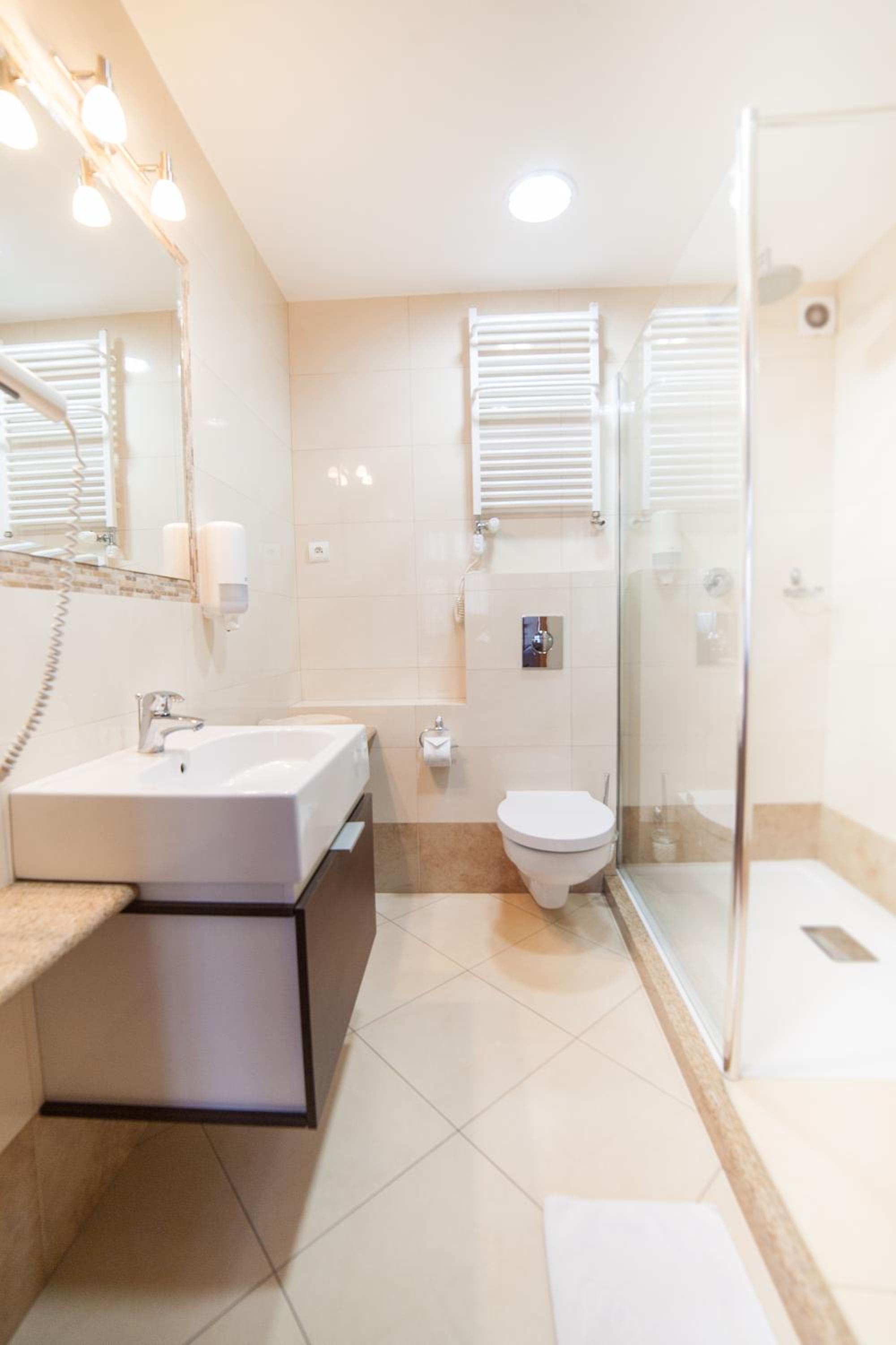 Double Room - Photo 10