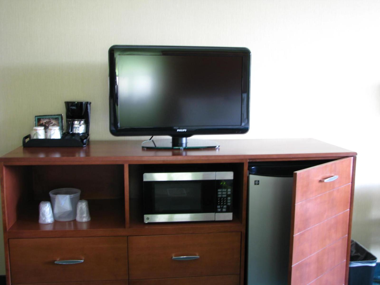 One-Bedroom King Suite - Mobility Accessible