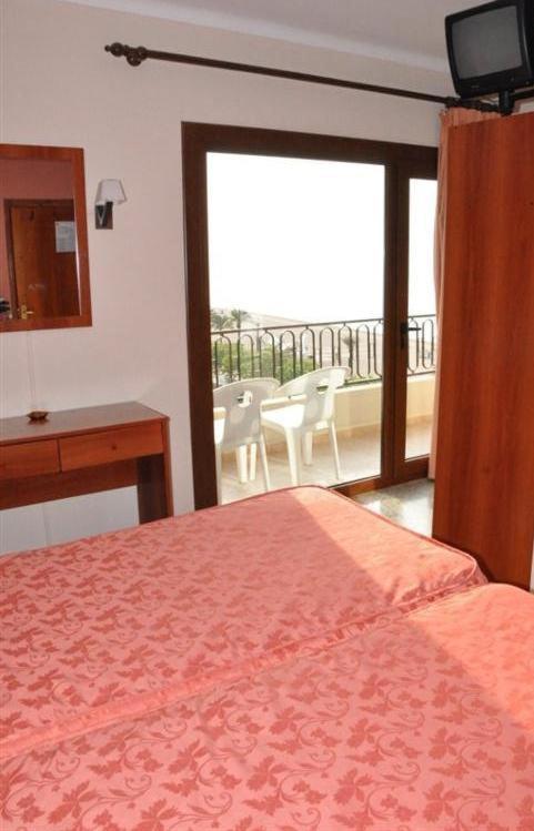 Habitación Doble o con Dos Camas con Vista al Mar frontal (2 Adultos + 1 Niño)