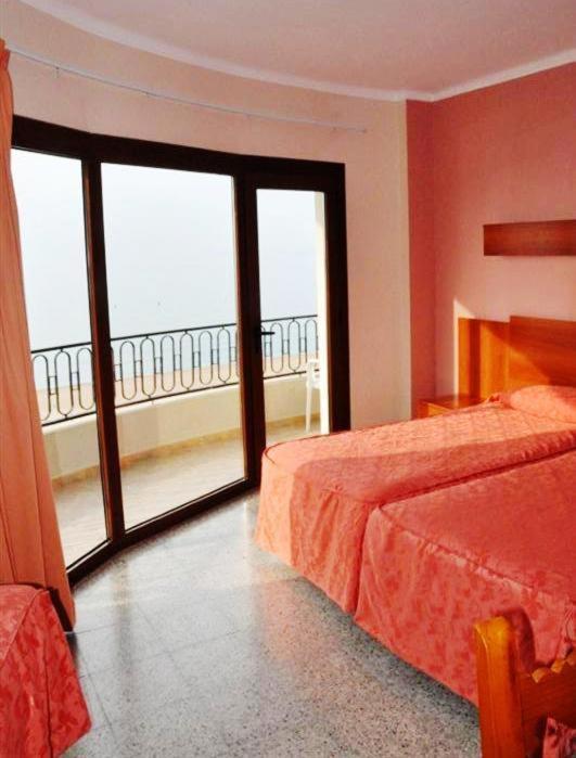 Triple Room with Front Sea View photo 2