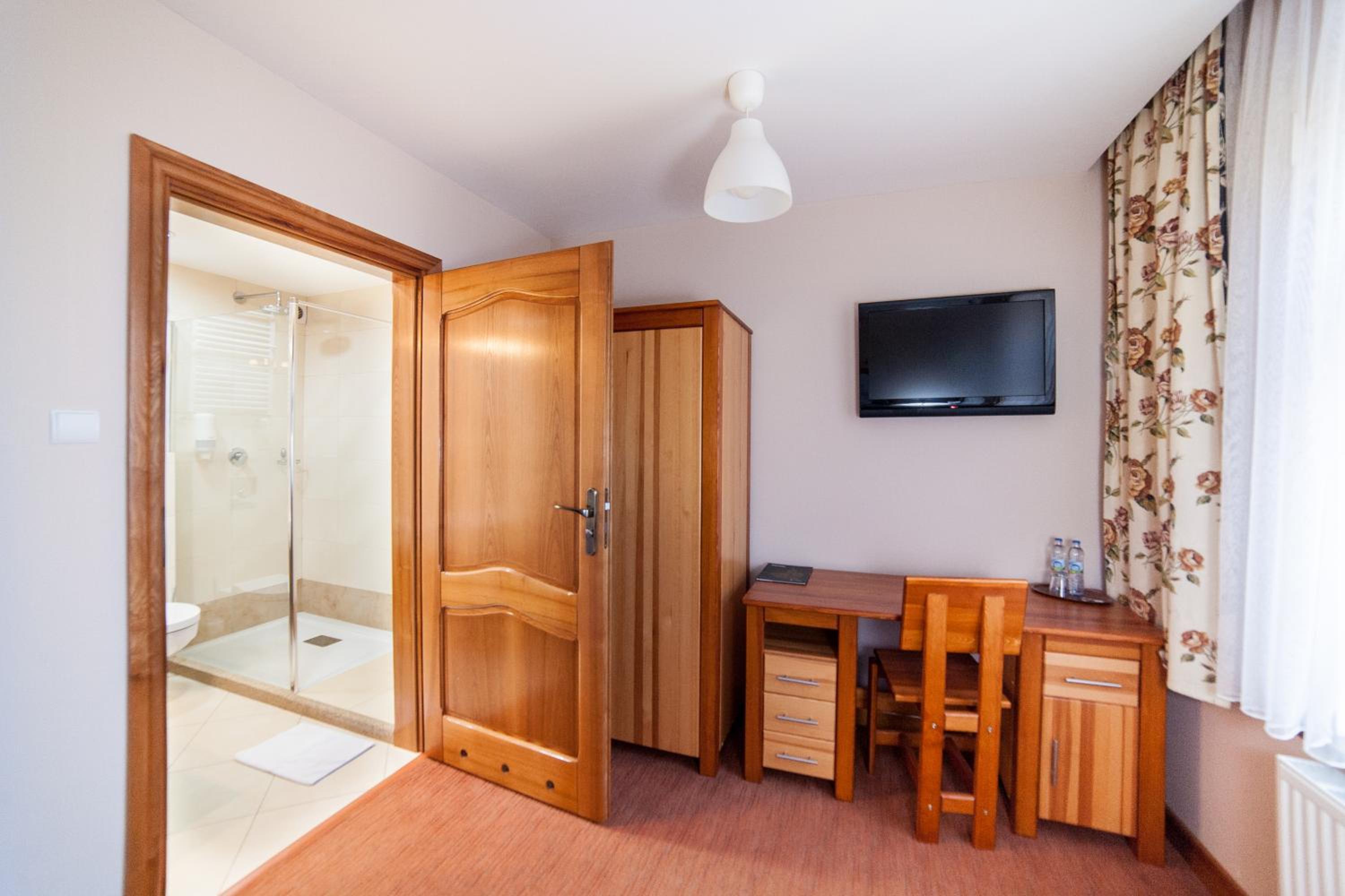 Double Room - Photo 11
