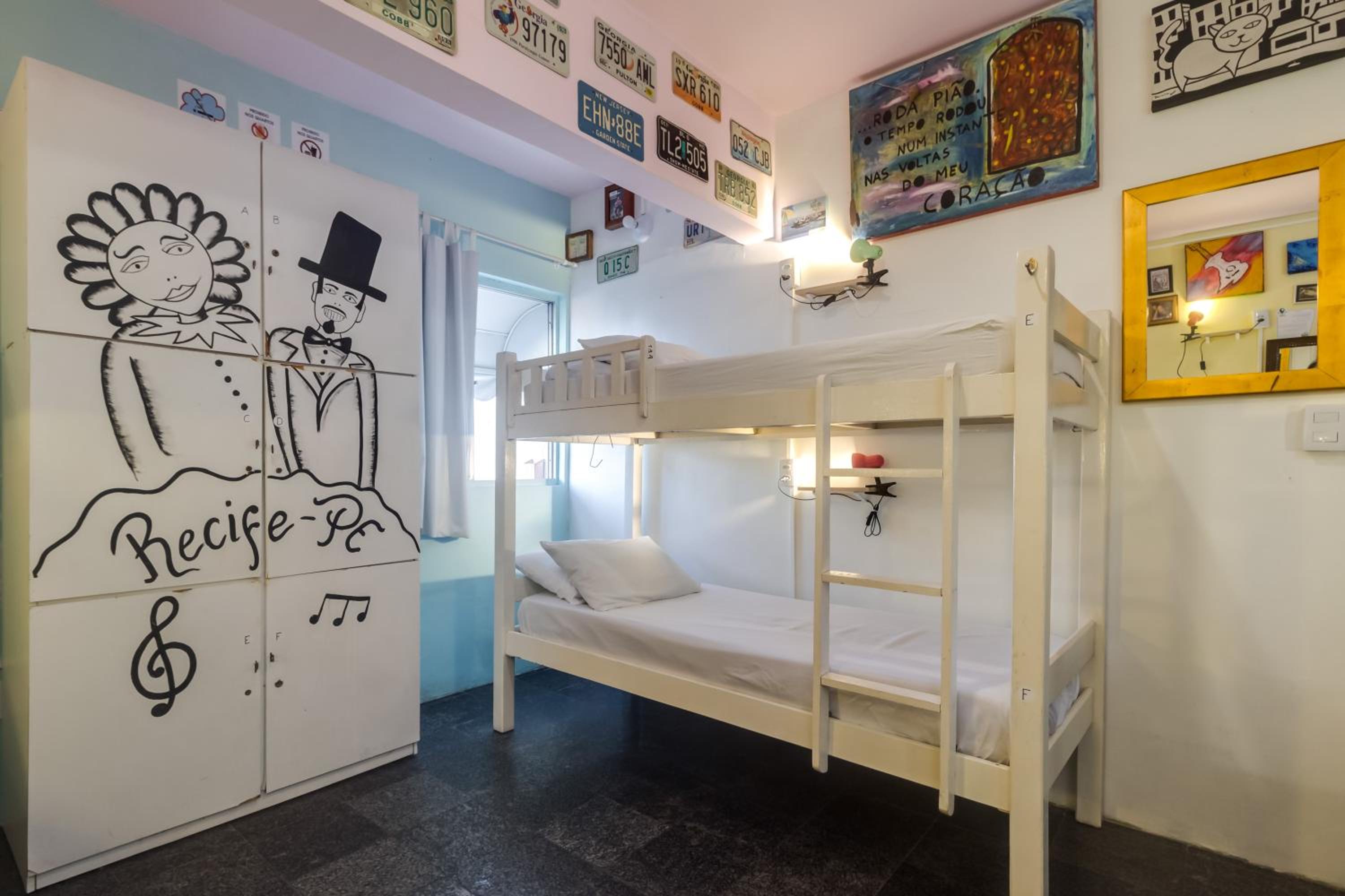 Bed in 6-Bed Mixed Dormitory Room photo 3