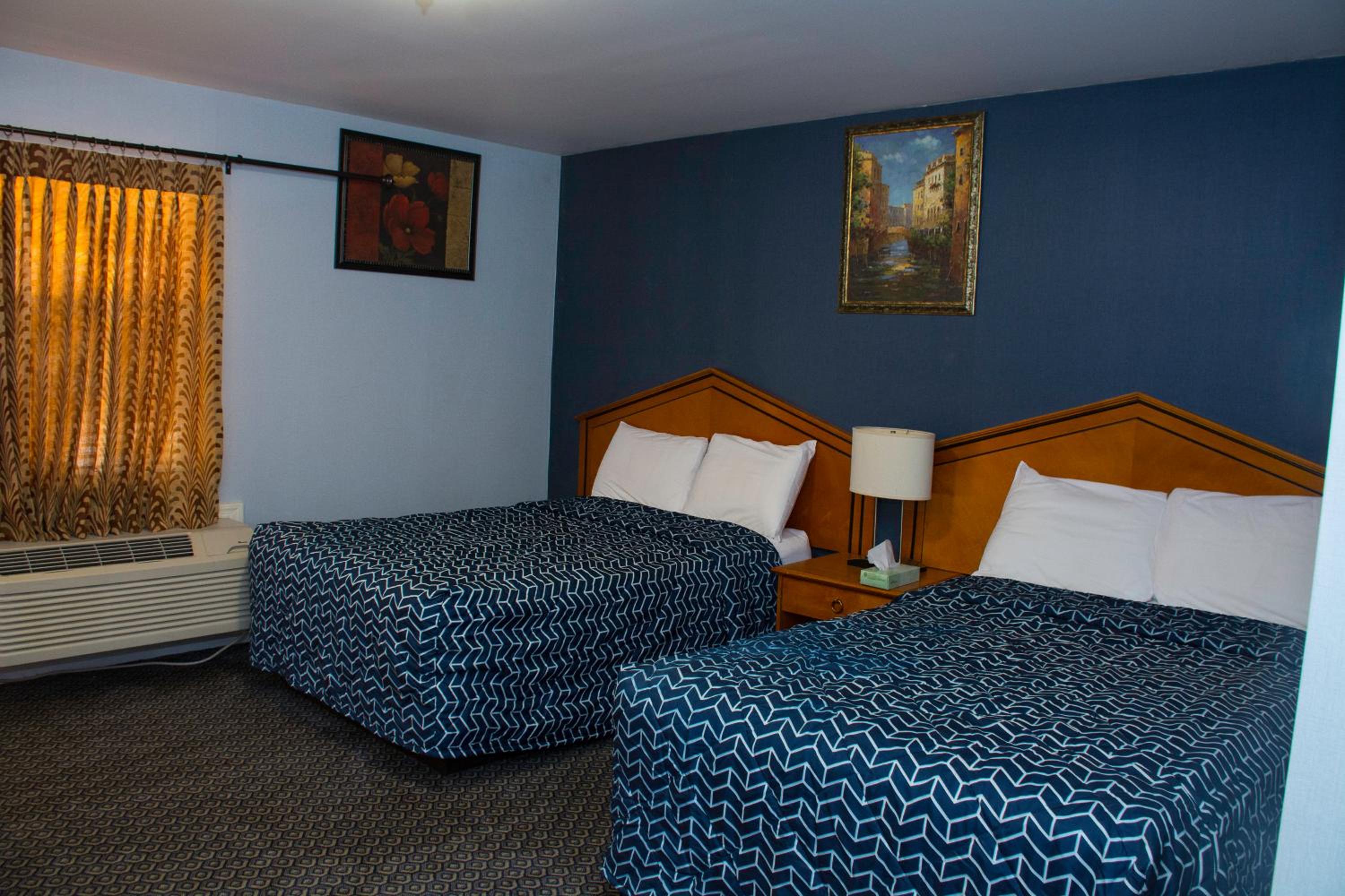 Double Room with Two Double Beds - Non-Smoking photo 1