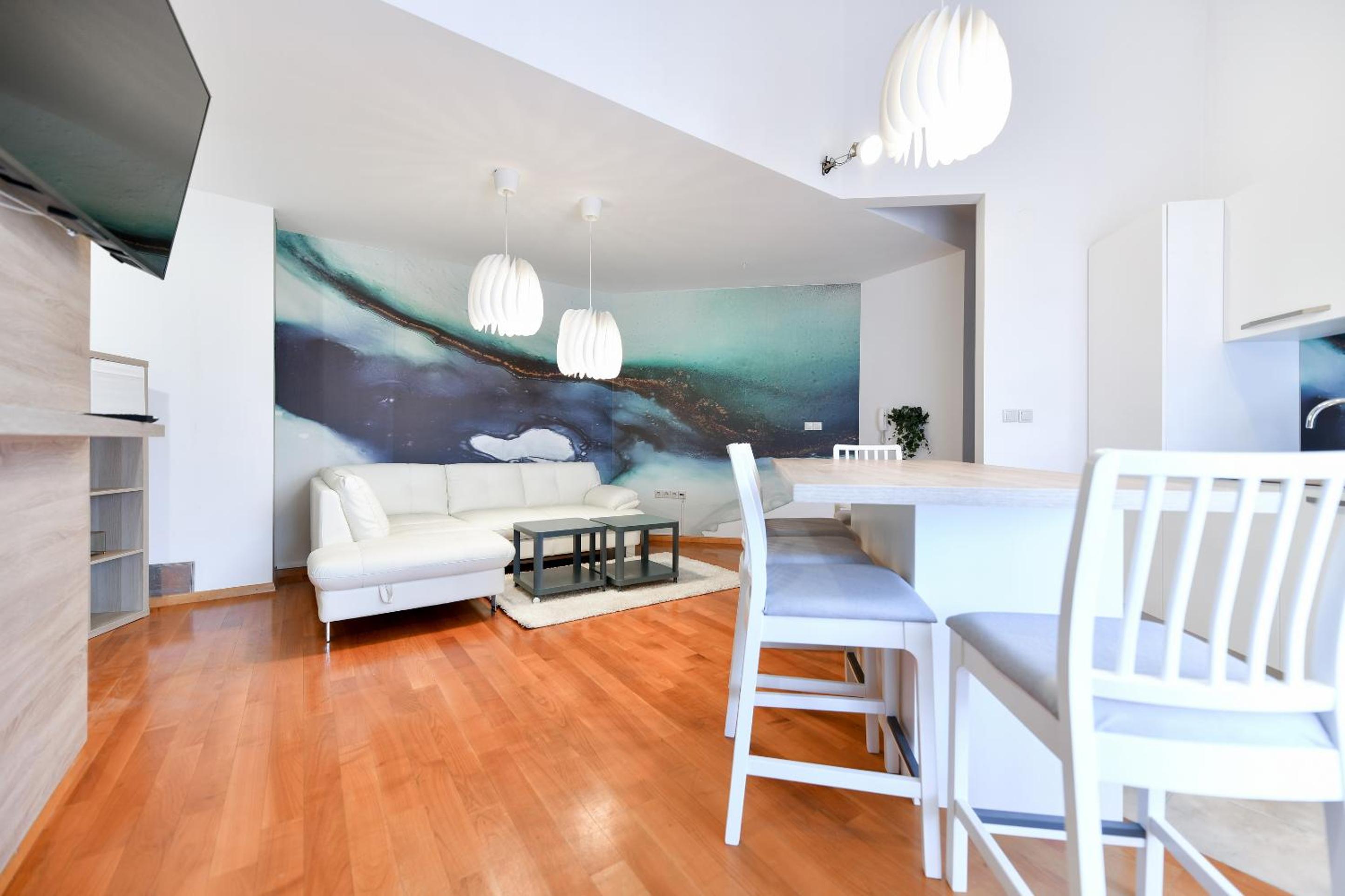 Two-Bedroom Apartment - Photo 24