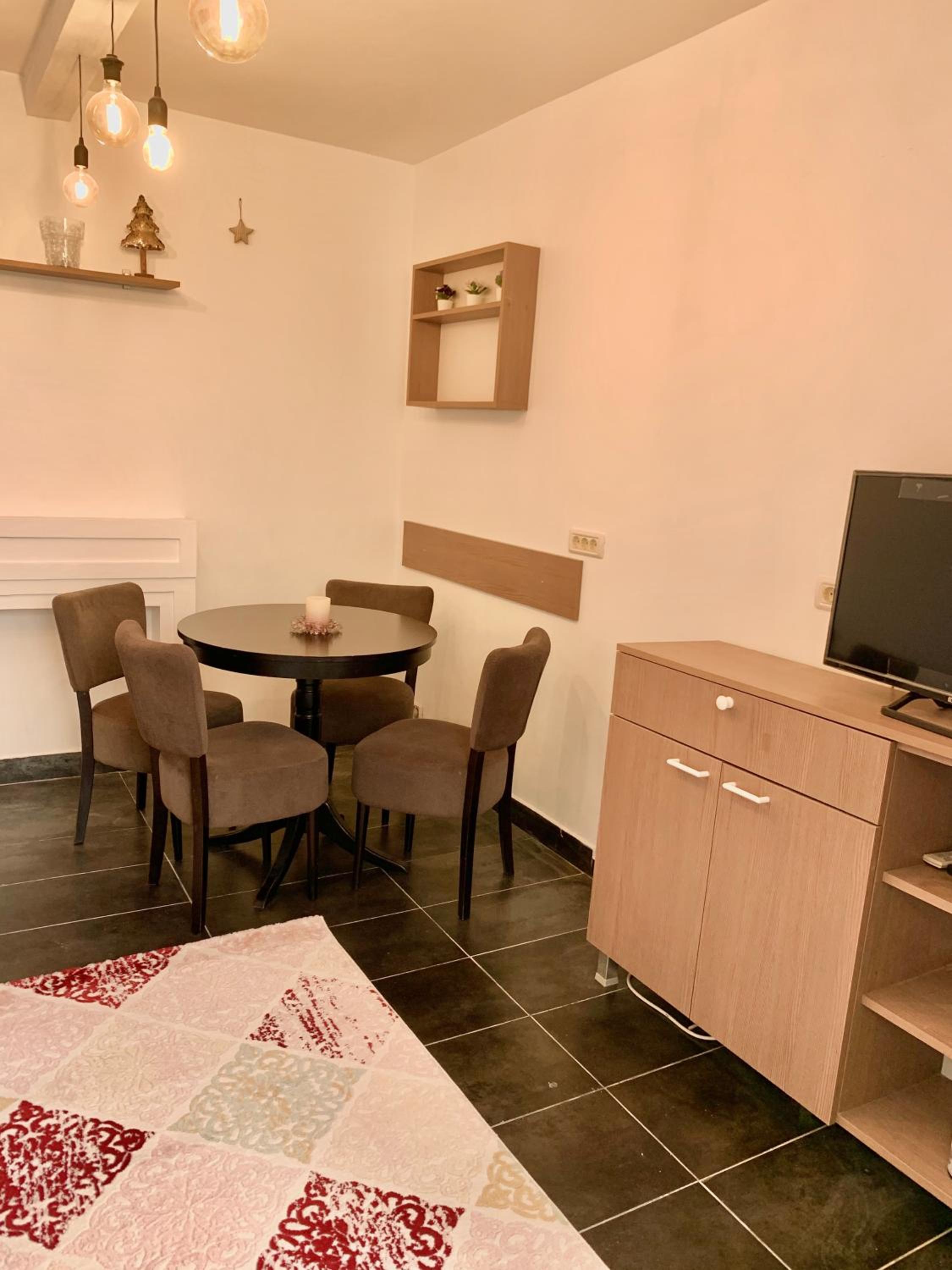 Two-Bedroom Apartment - Photo 7