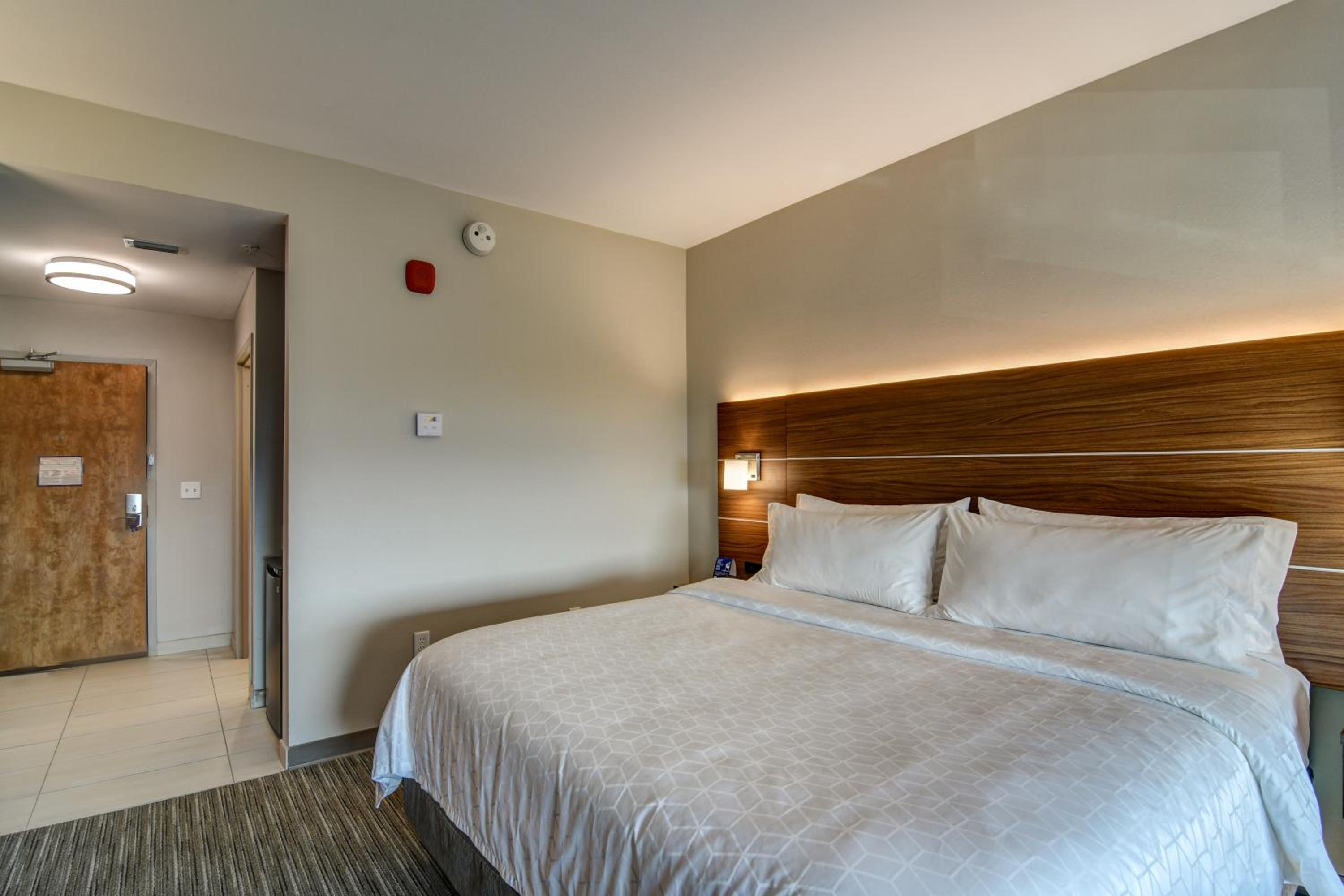 King Room - Disability Access photo 1