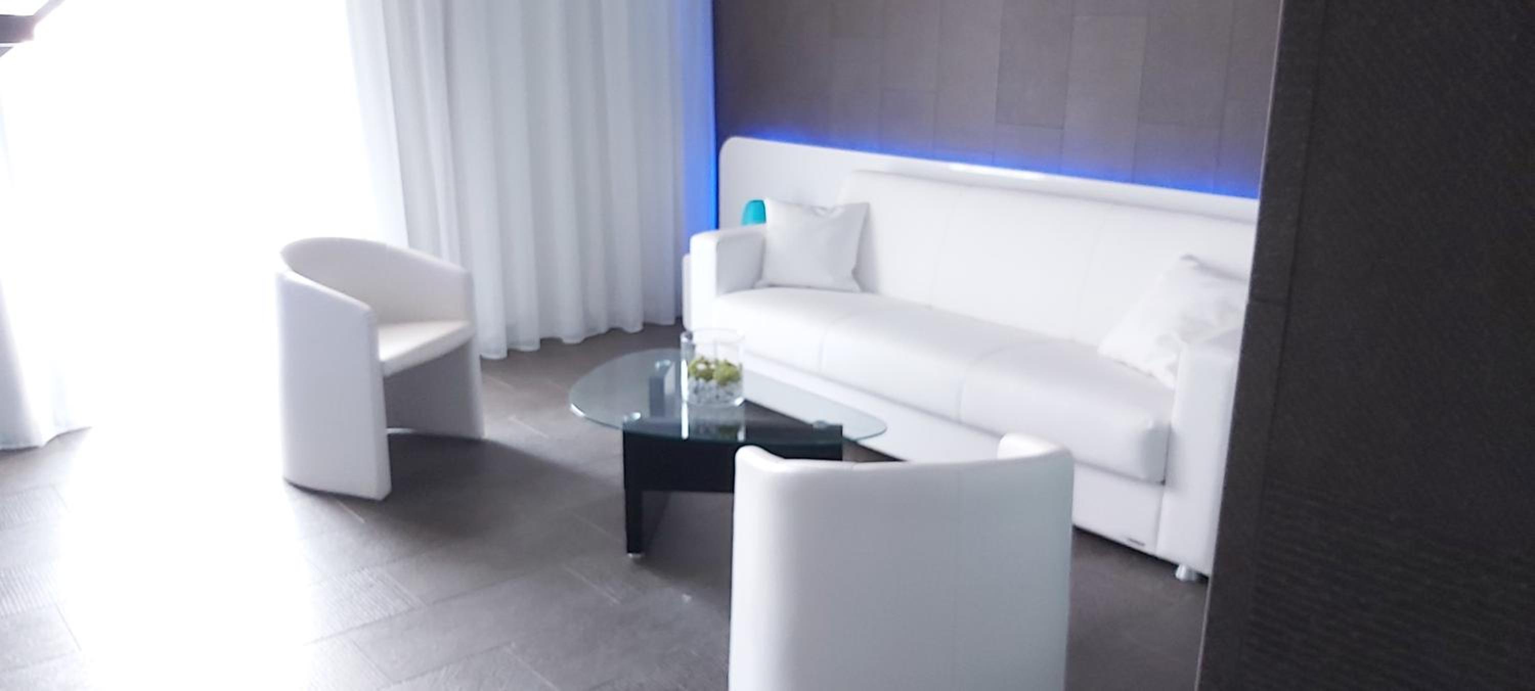 Deluxe Suite with Spa Bath - Photo 1