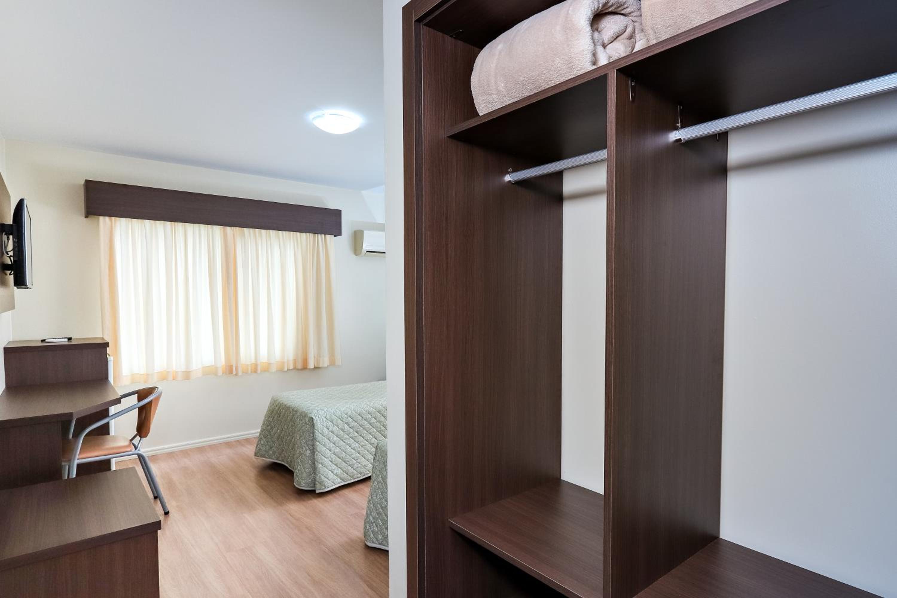 Standard Twin Room photo 3