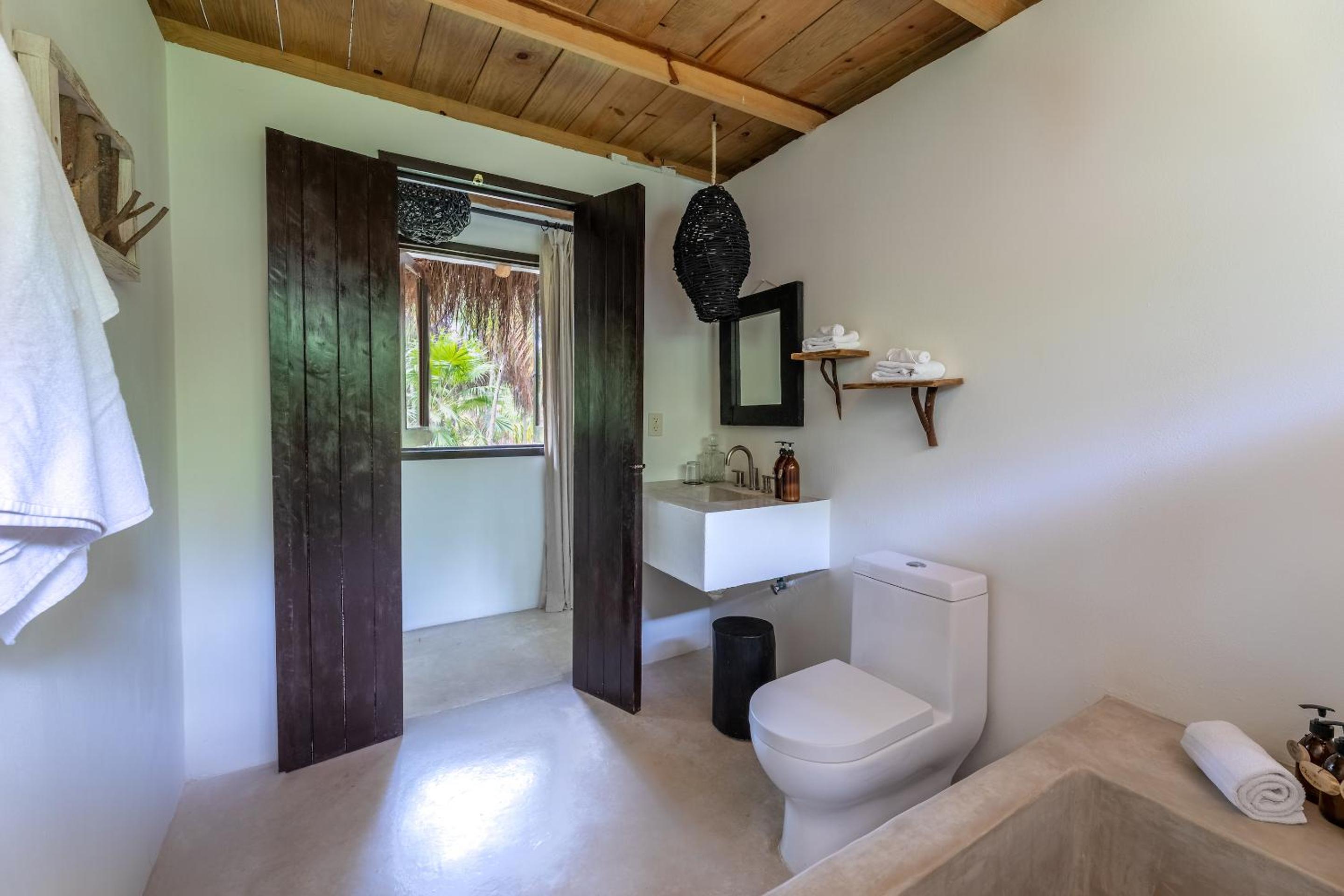 Suite with Garden View - Photo 12