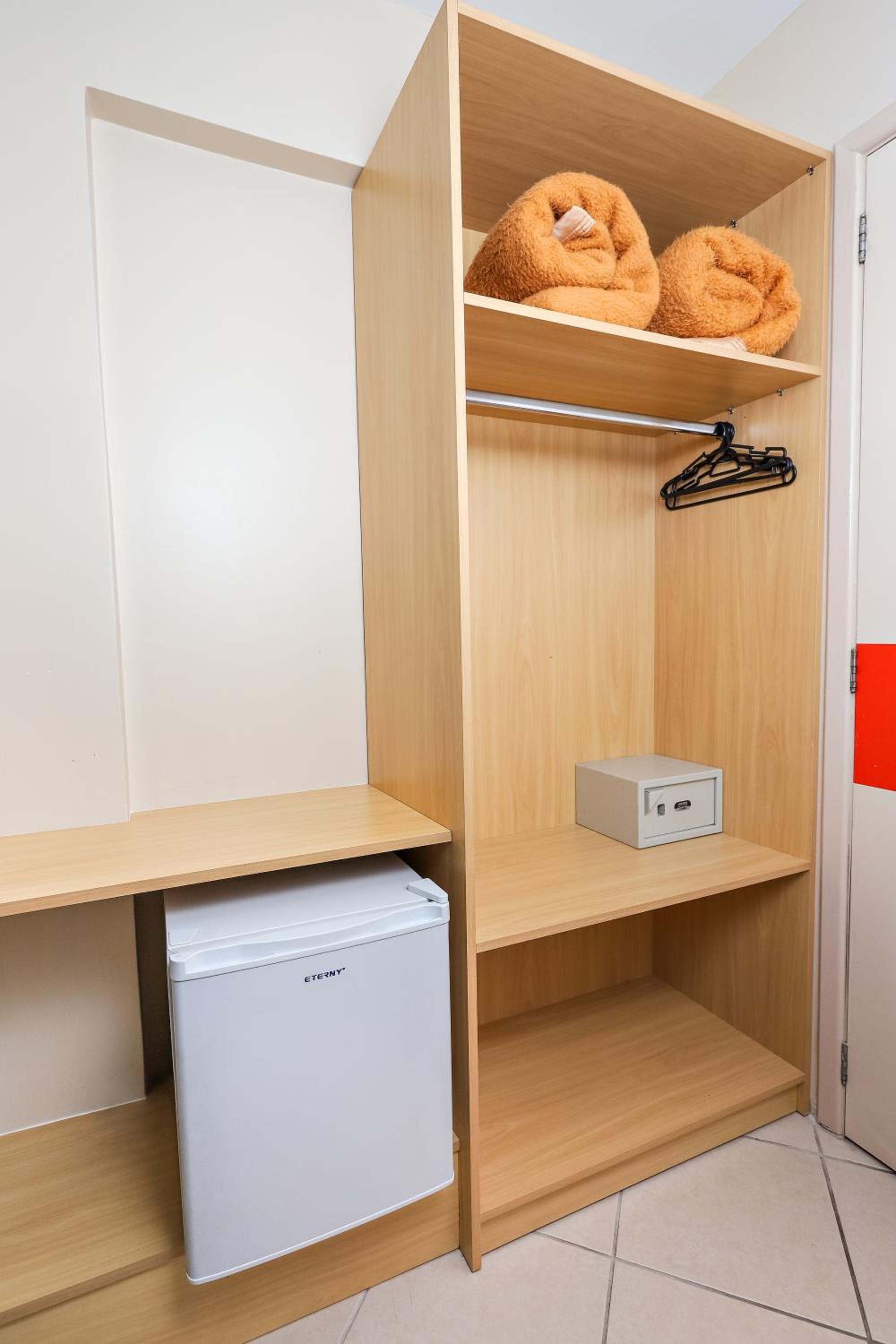 Standard Twin Room photo 2