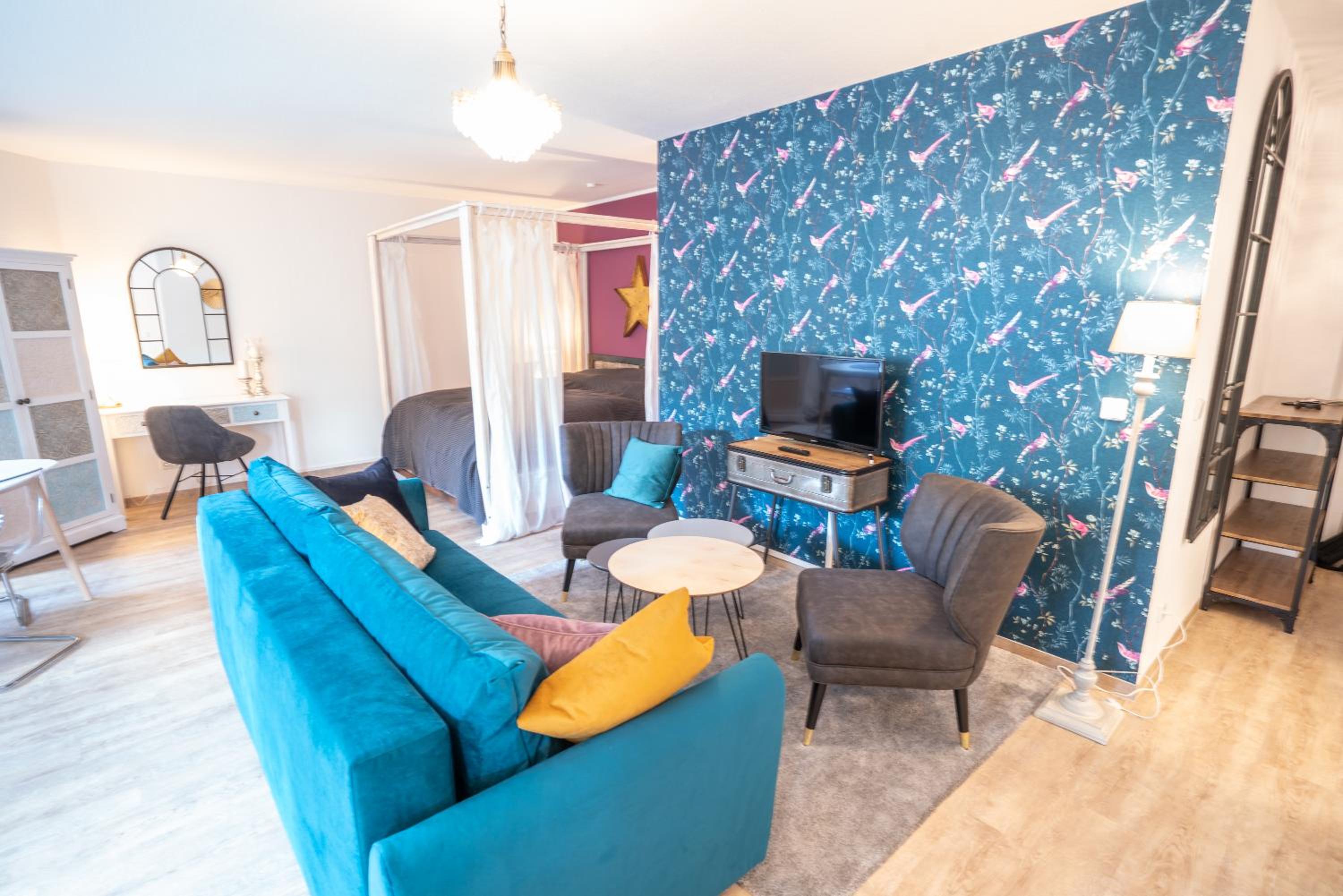 One-Bedroom Apartment - Photo 1