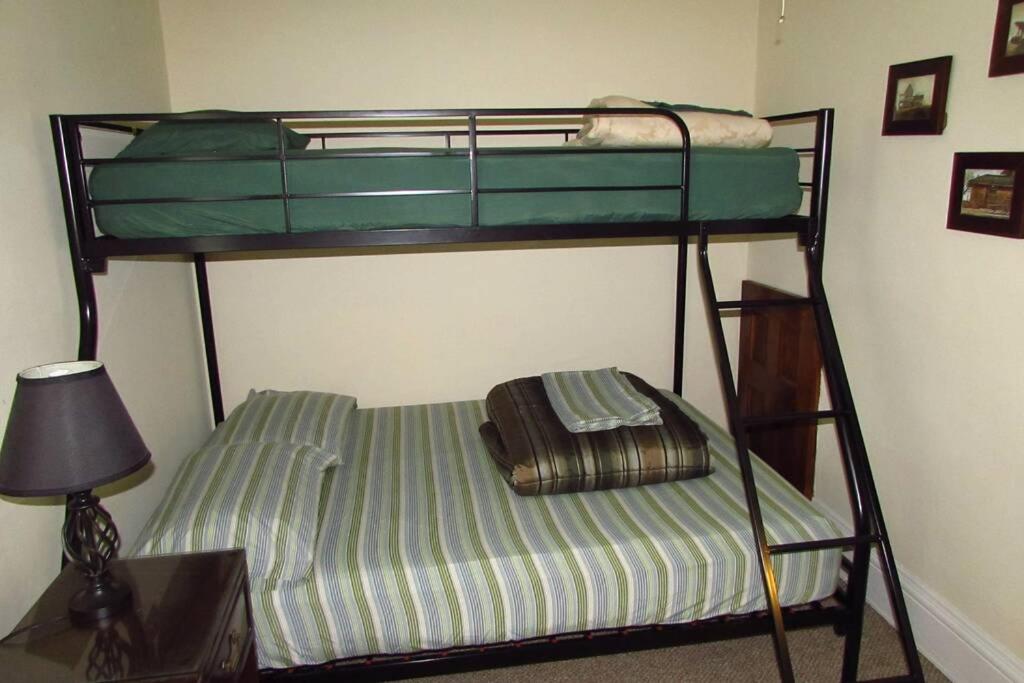 Four-Bedroom House photo 2