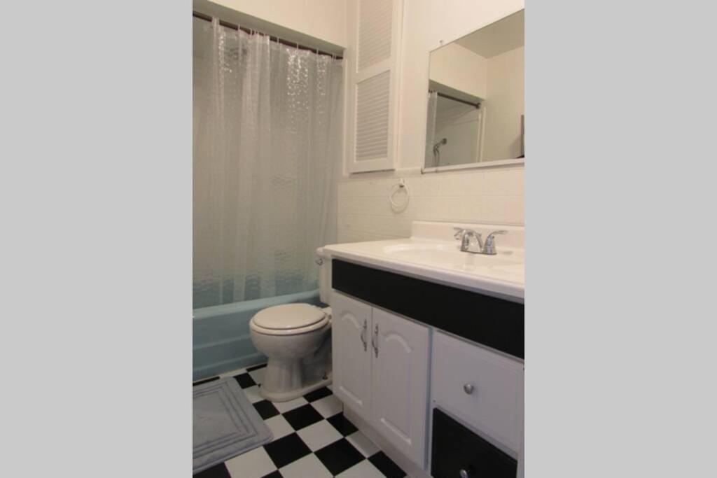 Four-Bedroom House photo 3