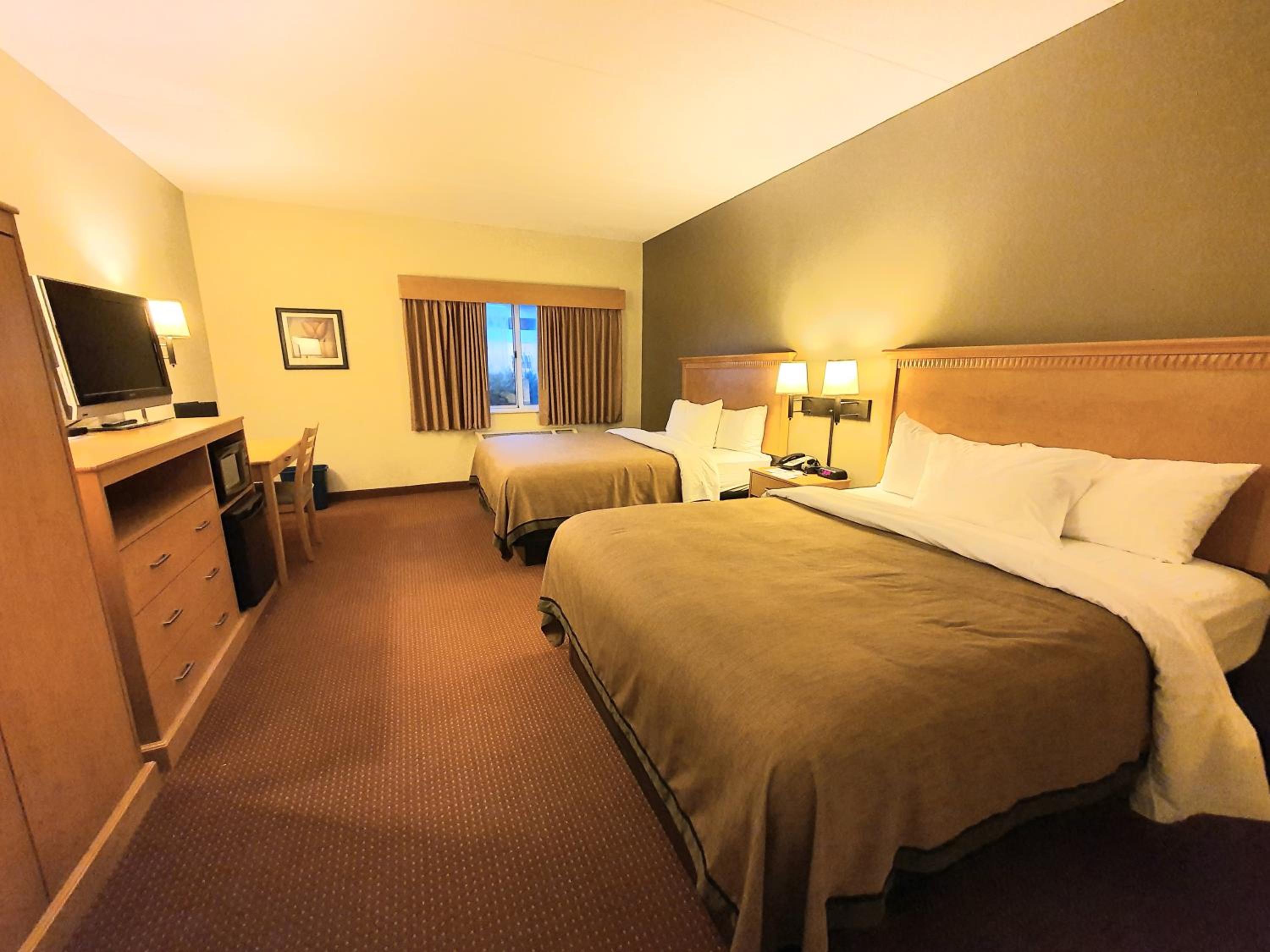 Double Room with Two Queen Beds, Disability Access, Non-Smoking - Photo 5