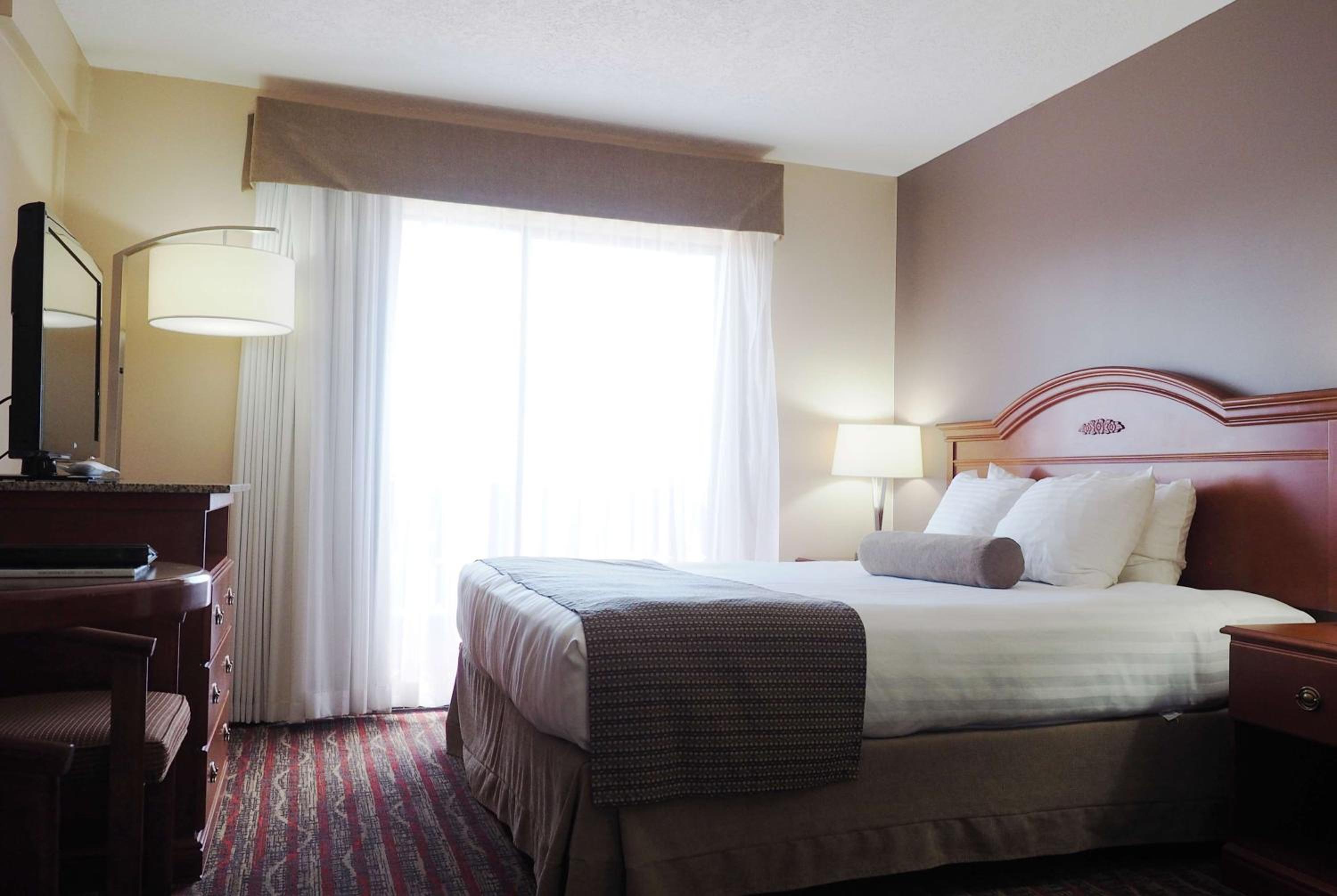 Queen Room with Two Queen Beds - Non-Smoking - Photo 1