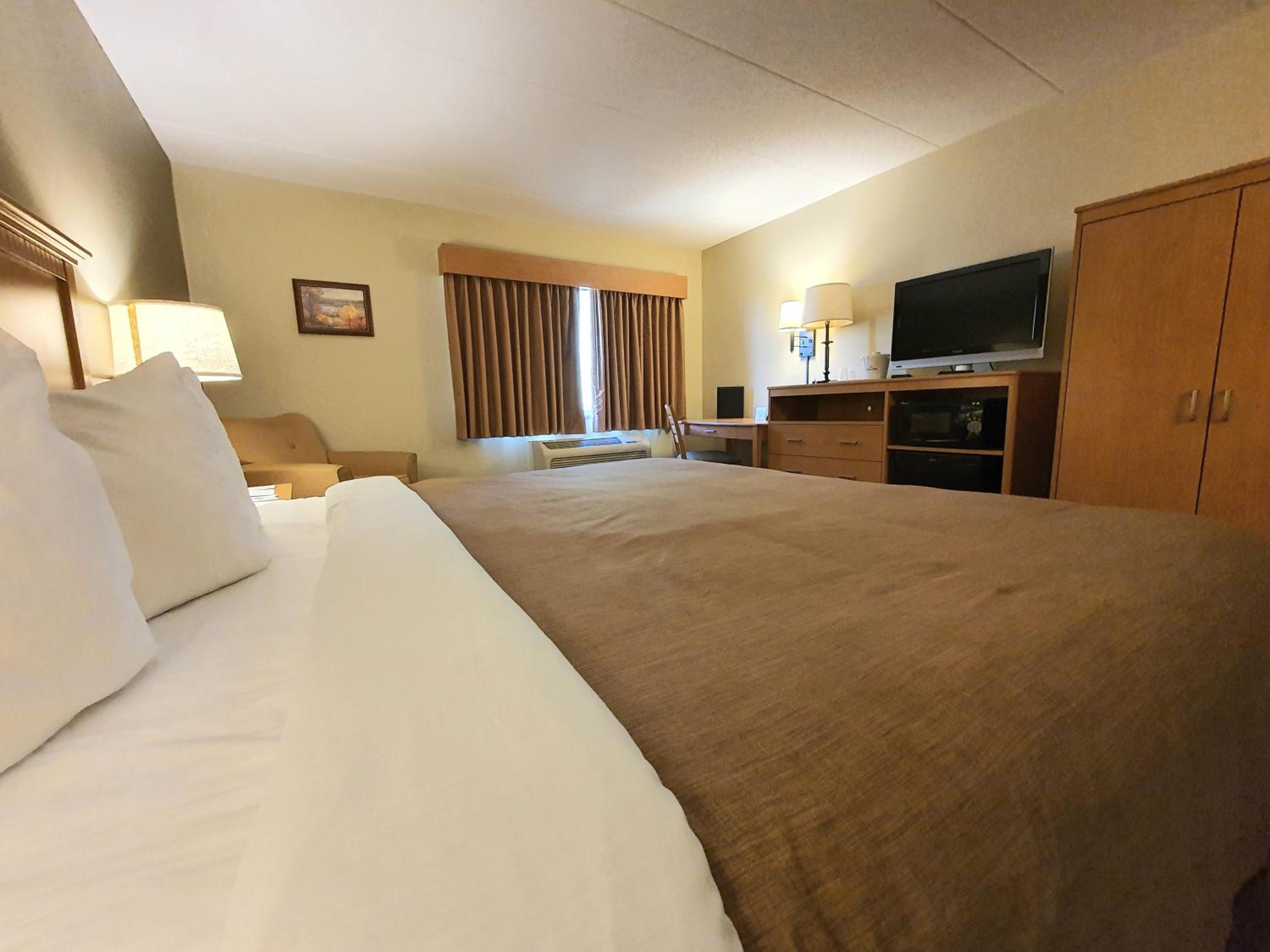 King Room, Non-Smoking - Photo 3
