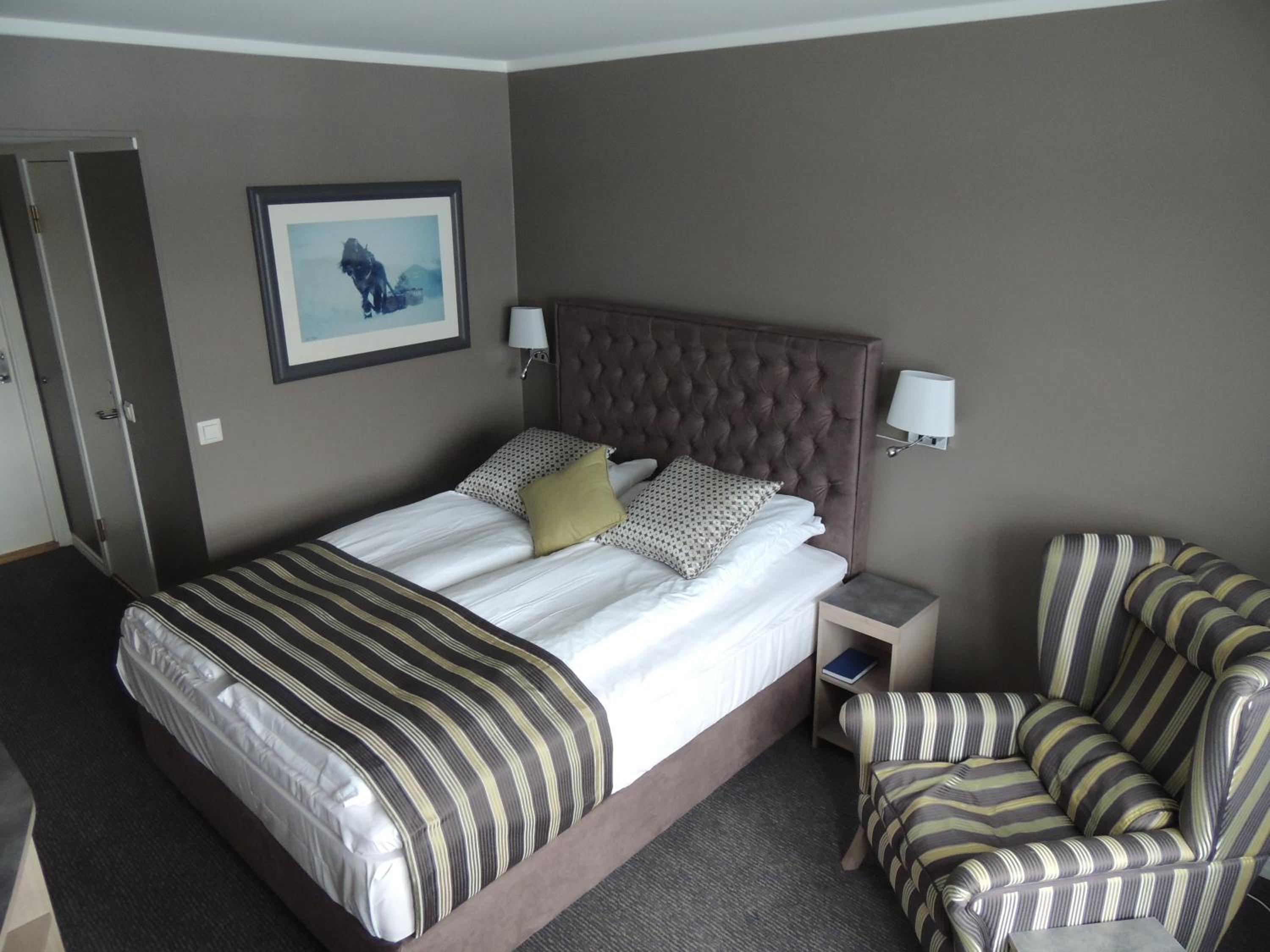 Standard Queen Room - Photo 8