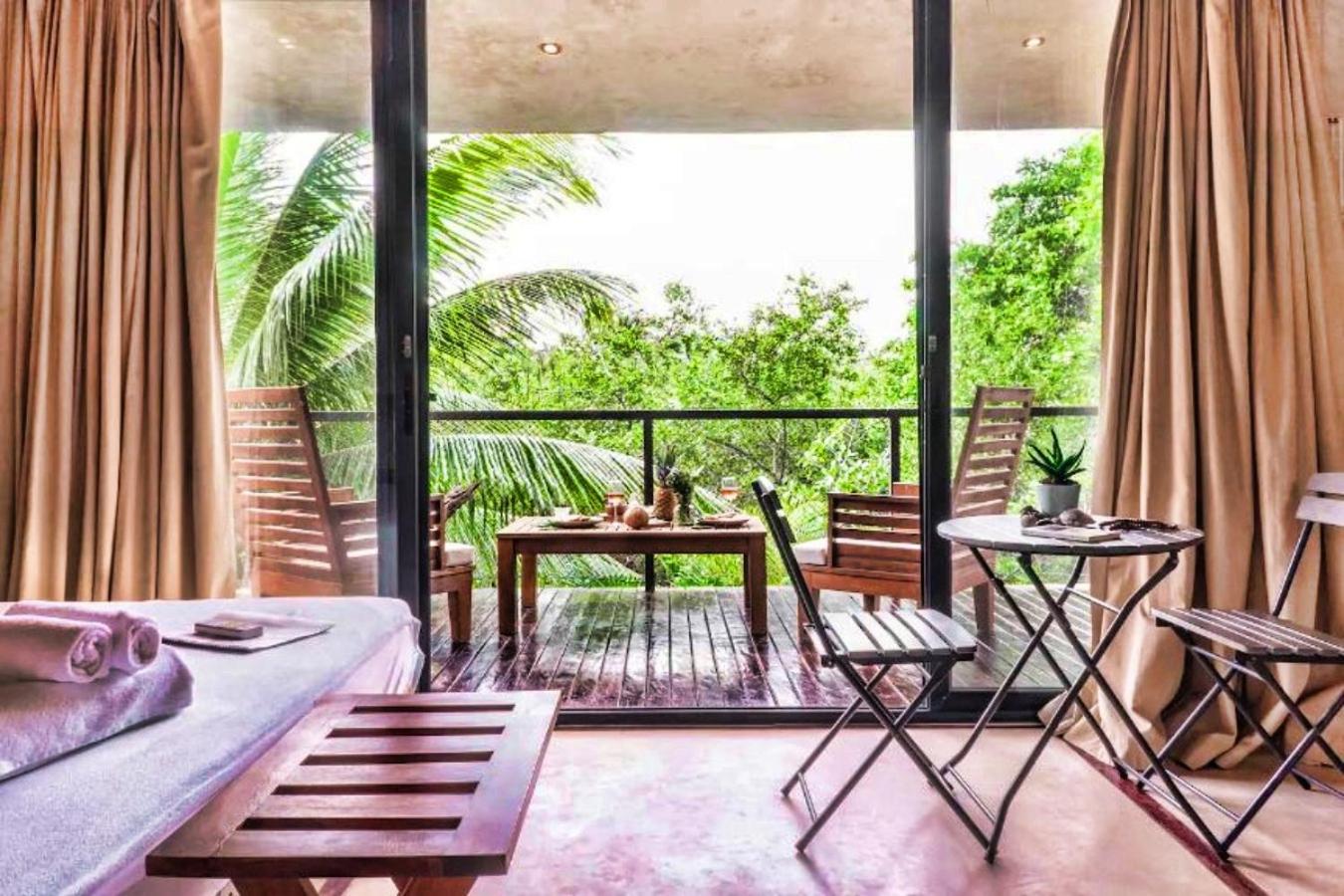 Studio with Balcony and Jungle View - Photo 1