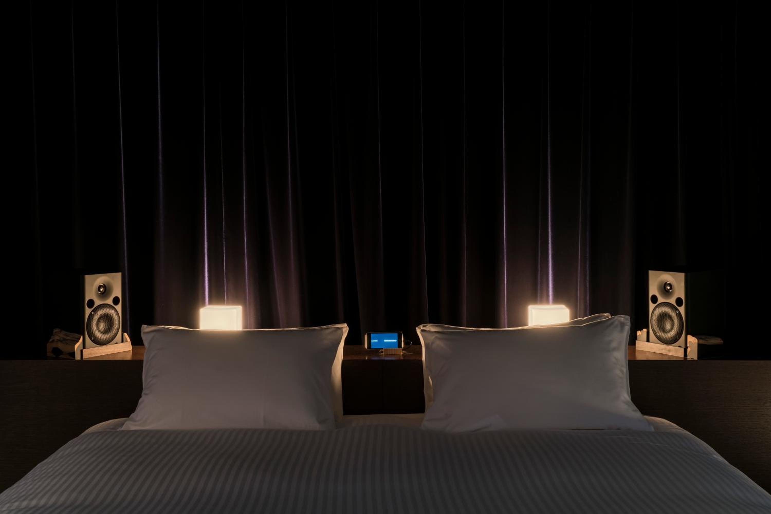 Audiophile’s Listening Room “TRAVELLING ROOM” by AOKI Takamasa photo 2
